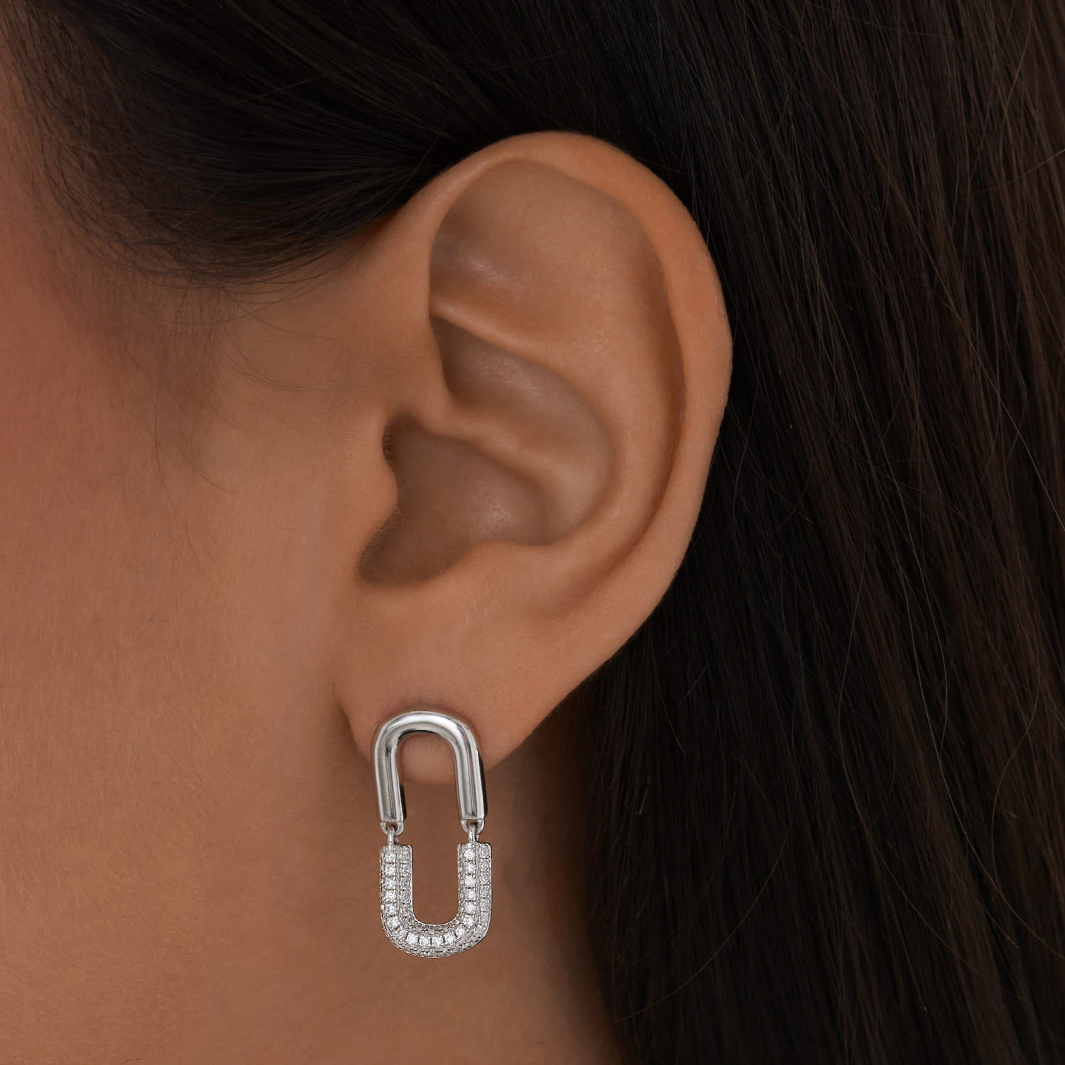 Серьги-подвесы с фианитами овальные серебряные