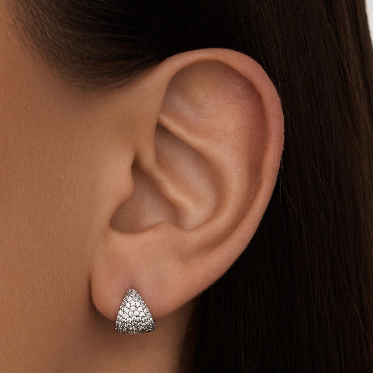 Серебряные серьги-кольца с паве из фианитов MIESTILO 