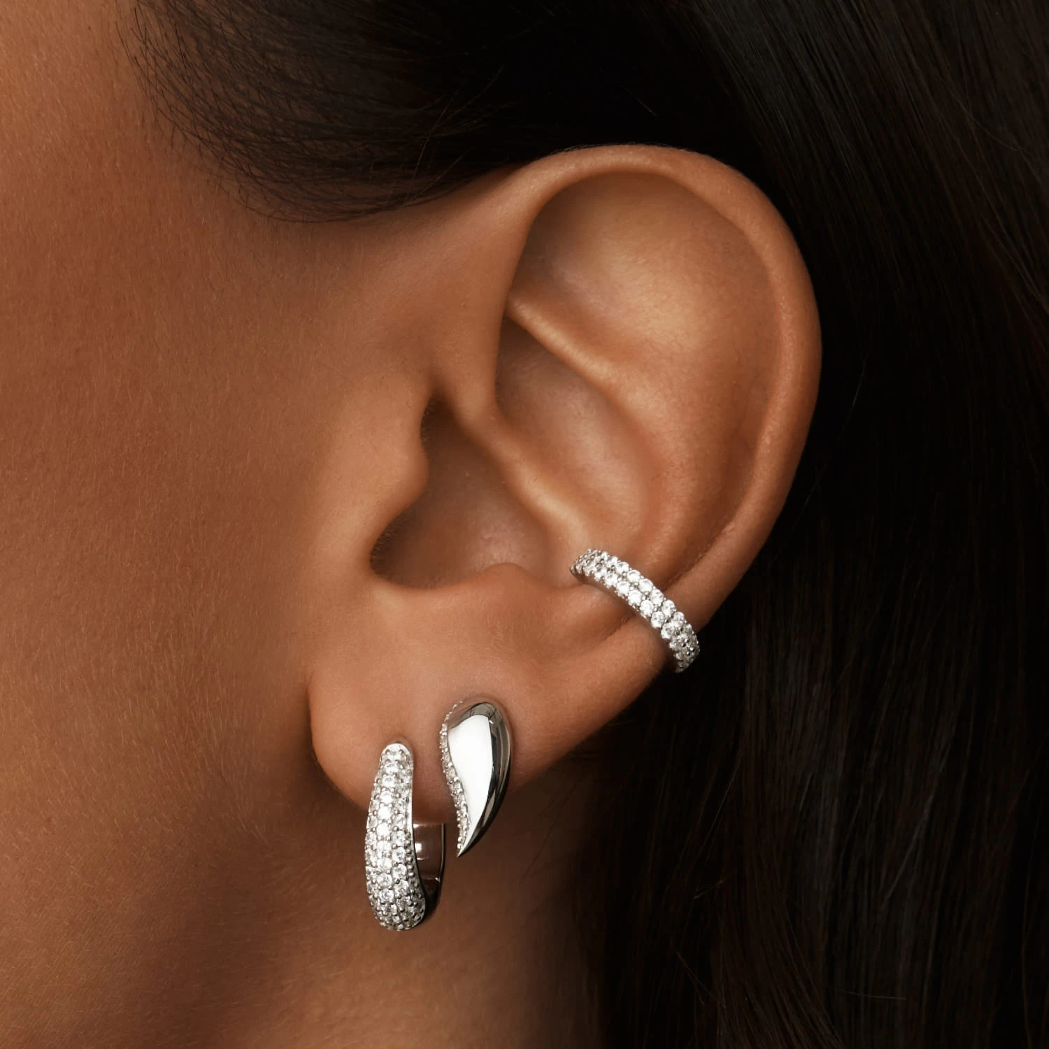 Серебряные серьги-капли с фианитами