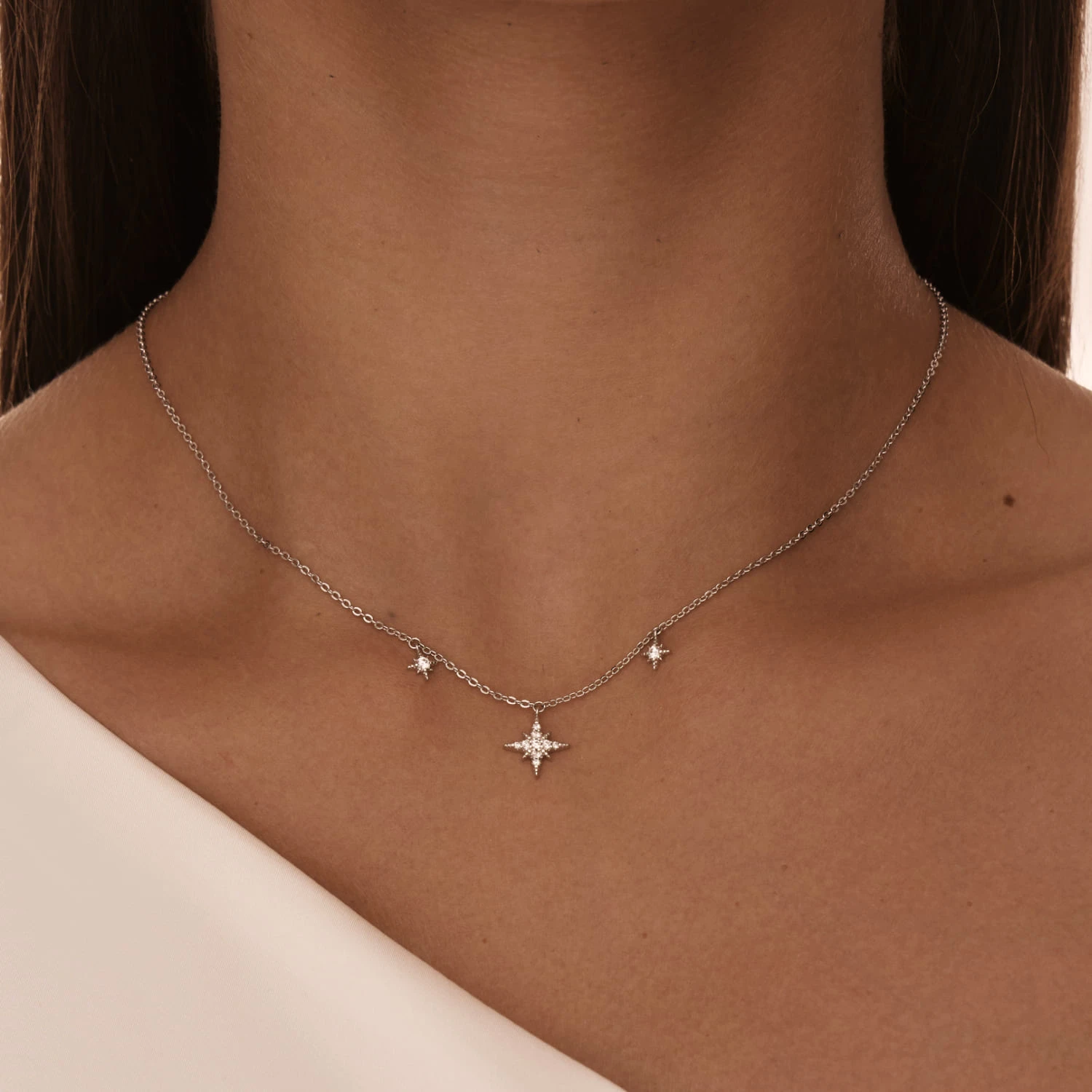 Серебряное колье со звездами и фианитами MIESTILO