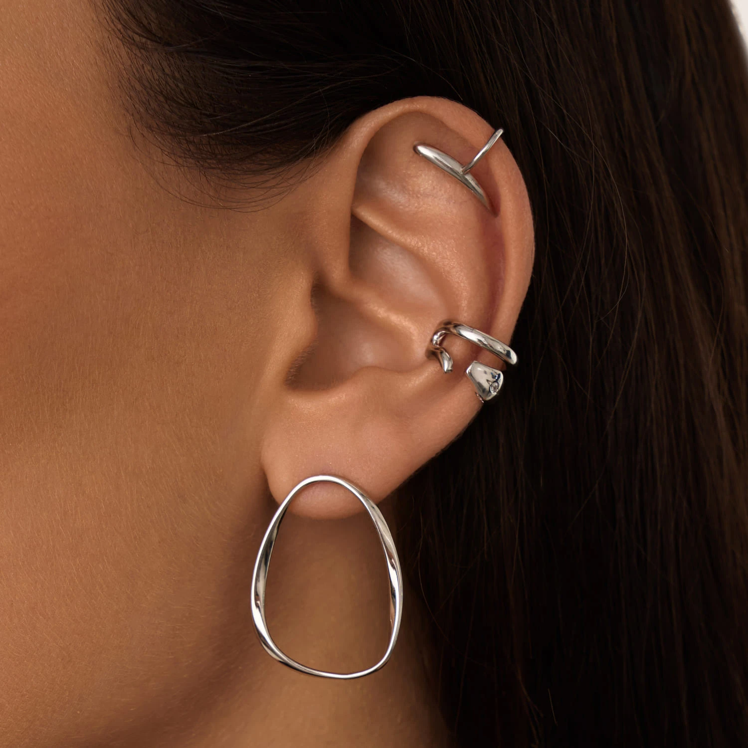 Акцентные пусеты из серебра MIESTILO 