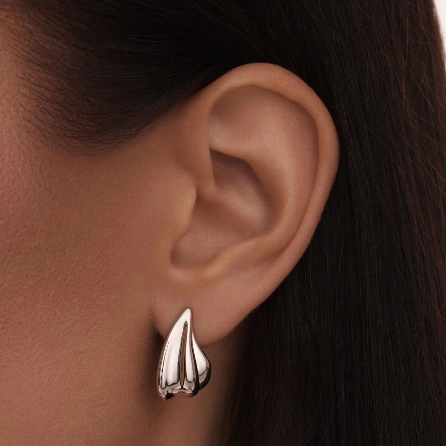 Серьги-пуссеты с U-образным изгибом из серебра MIESTILO 