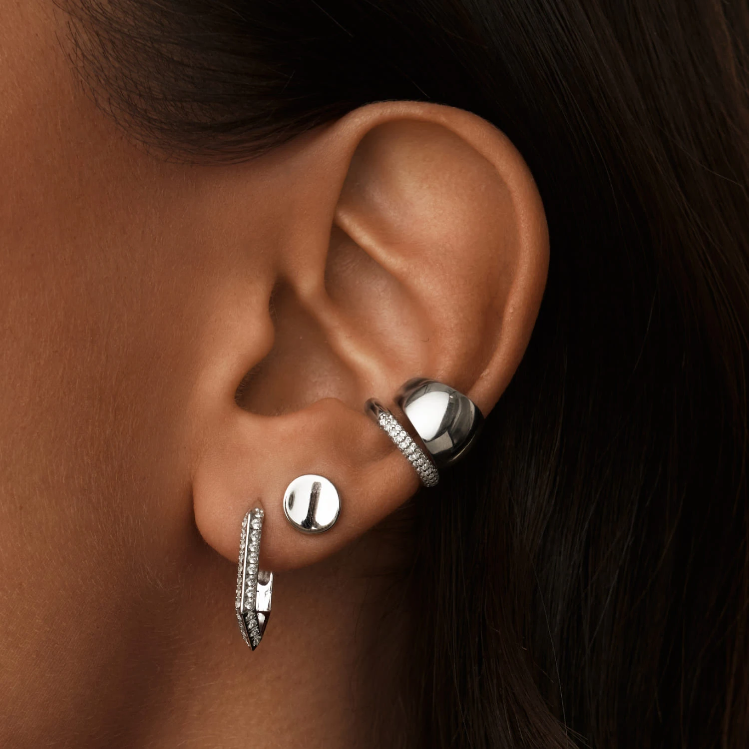 Серебряный базовый кафф с фианитами