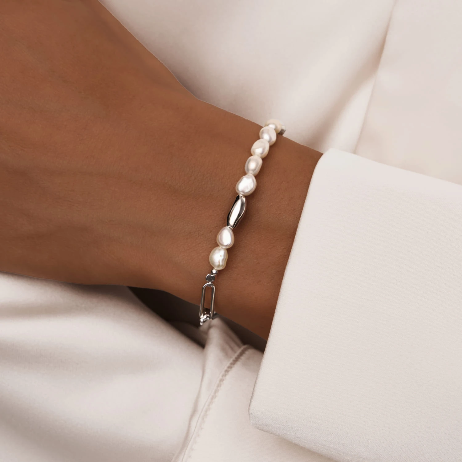 Серебряный браслет из натурального жемчуга MIESTILO