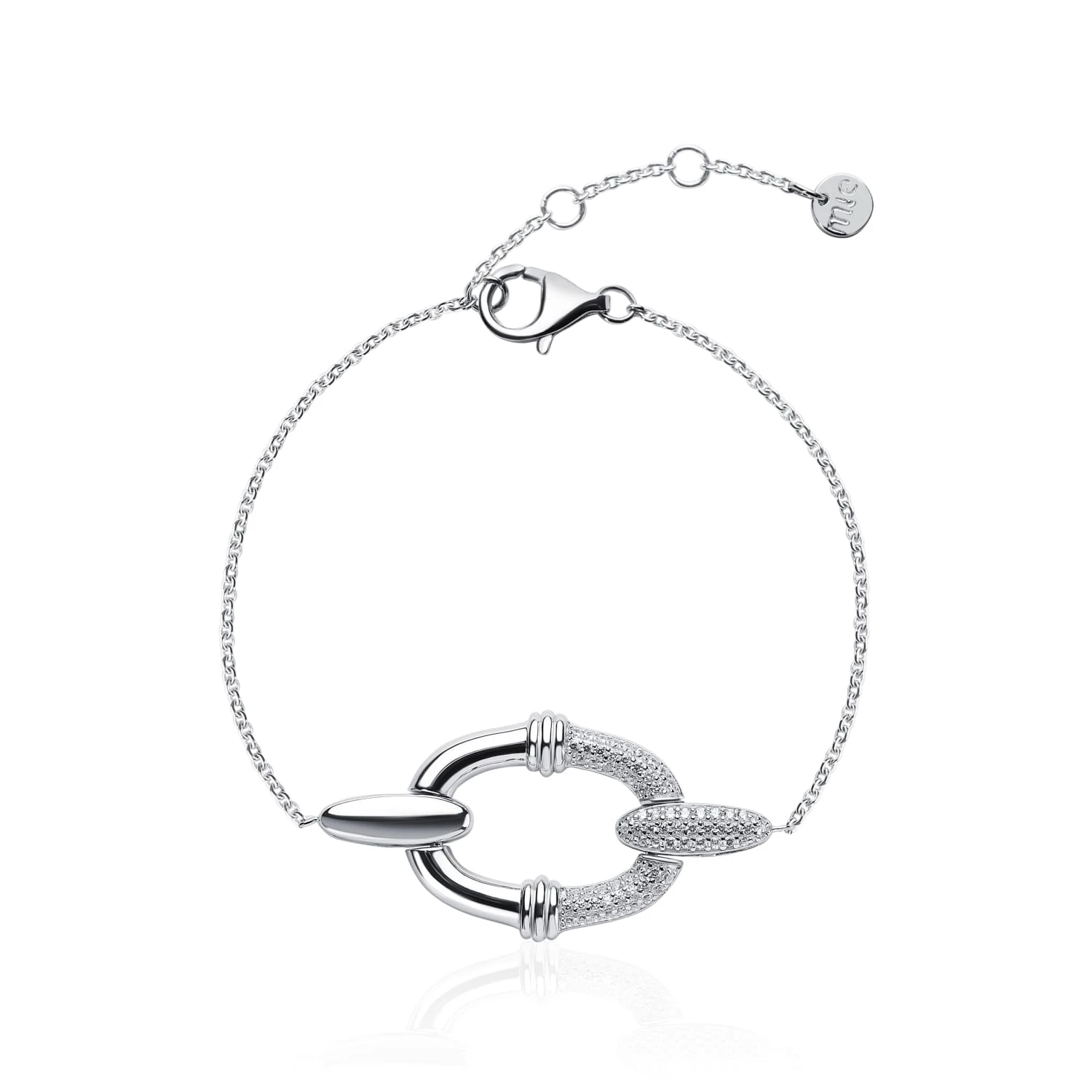 Серебряный браслет с крупным овалом и фианитами