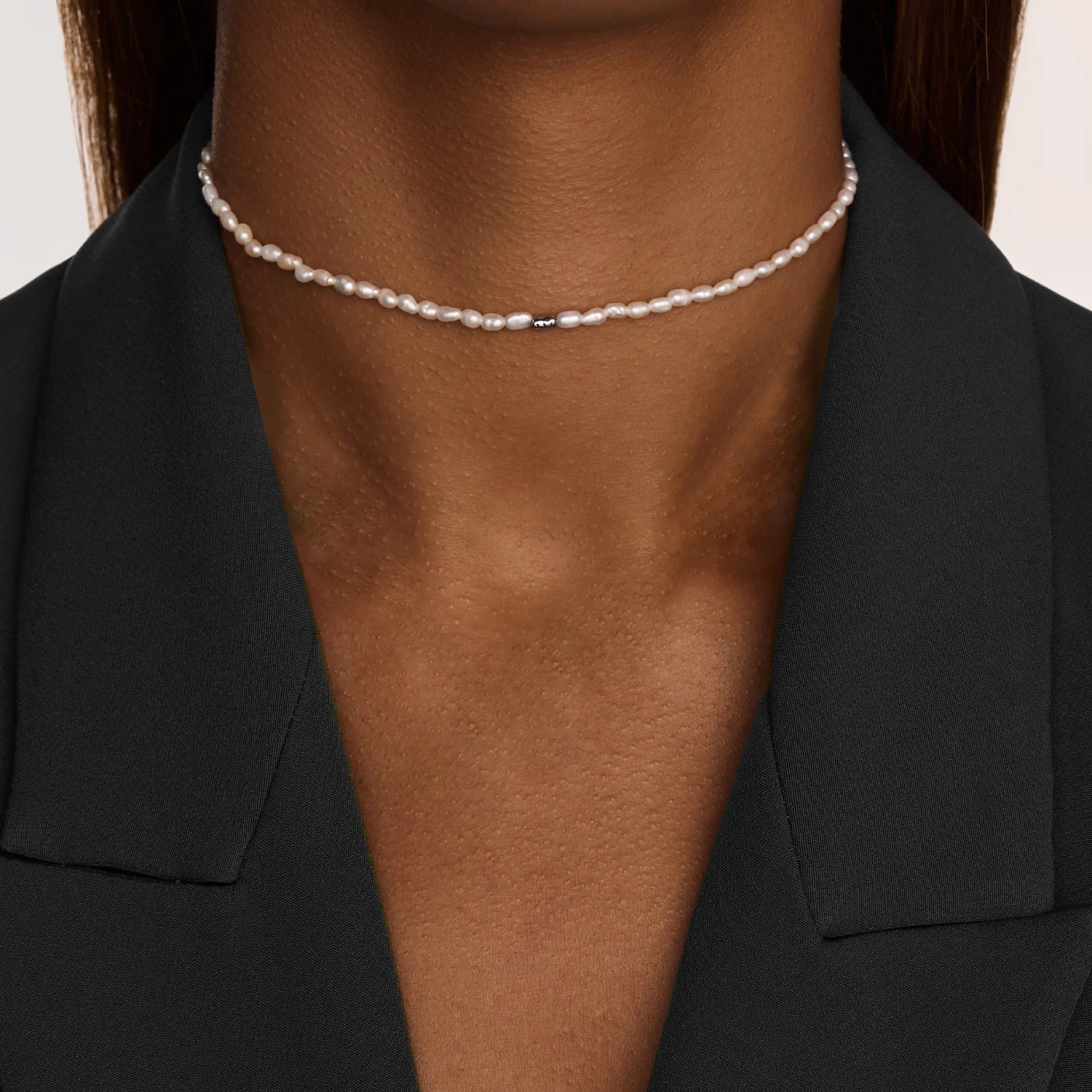 Серебряное колье-чокер с натуральным жемчугом MIESTILO 