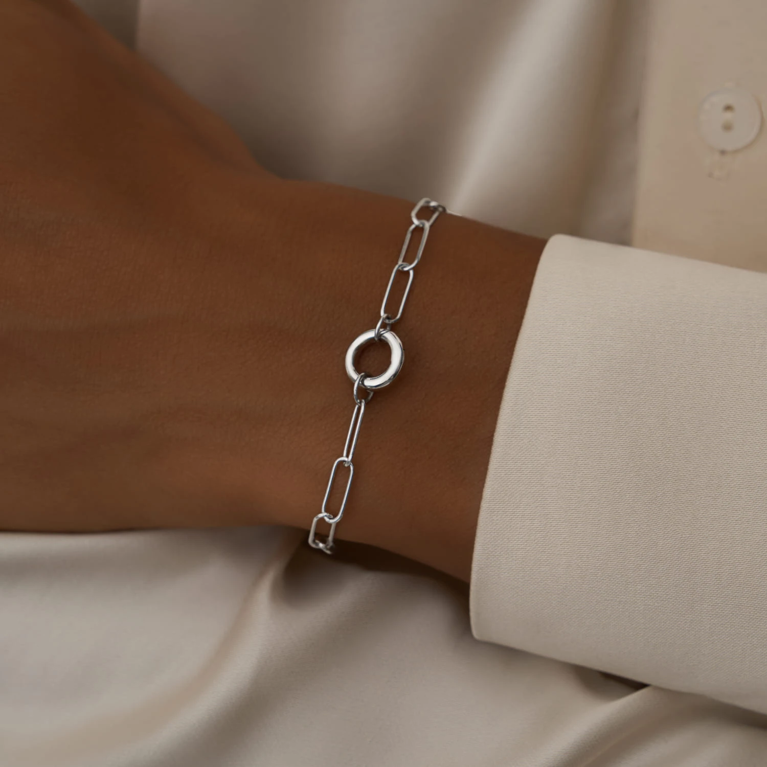 Серебряный браслет с якорной цепью и акцентным карабином MIESTILO