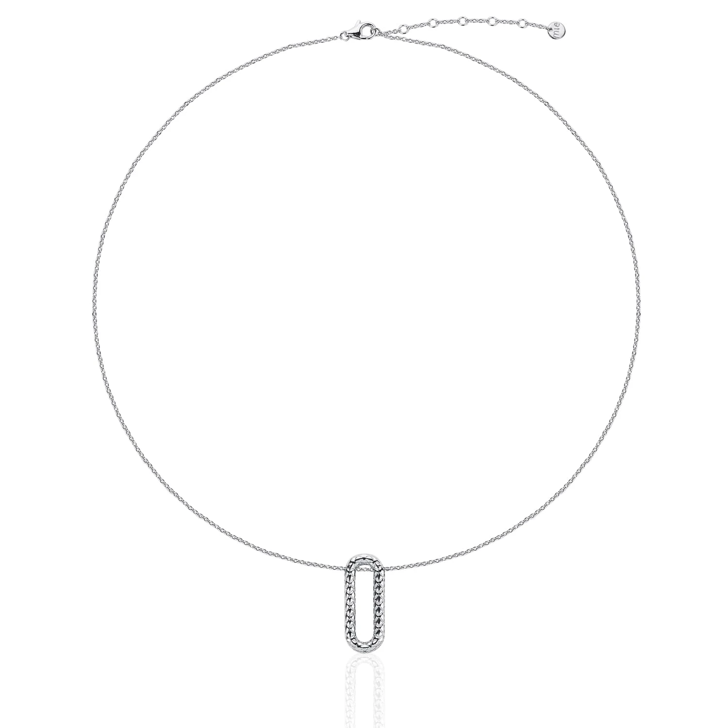 Колье из серебра с фактурным овалом и фианитами