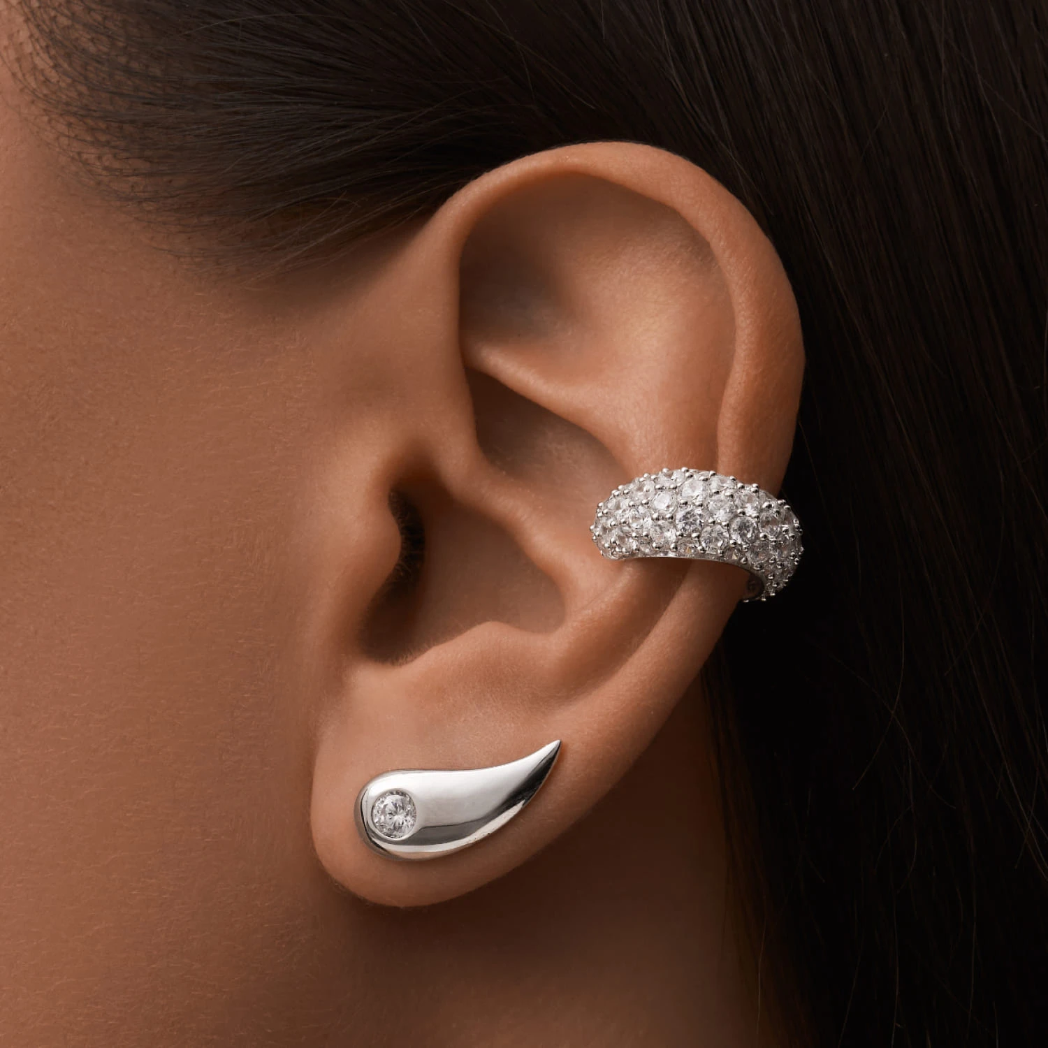 Серебряные серьги-клаймберы с фианитом