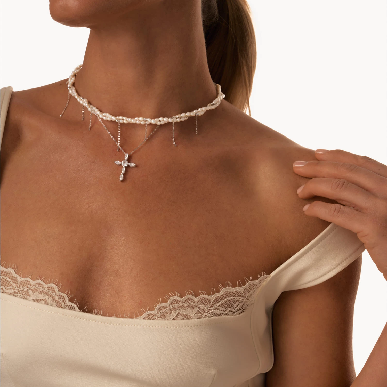 Серебряное колье с крестом ГАЛАТЕЯ с натуральным жемчугом