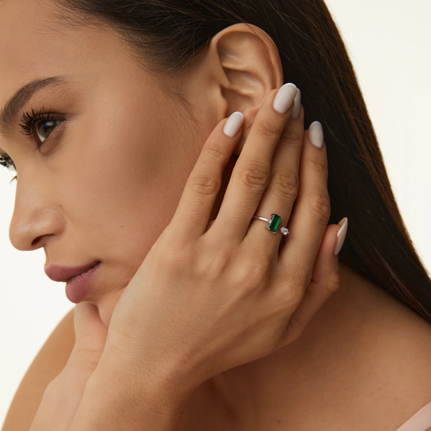 Серебряное кольцо с фианитами MIESTILO