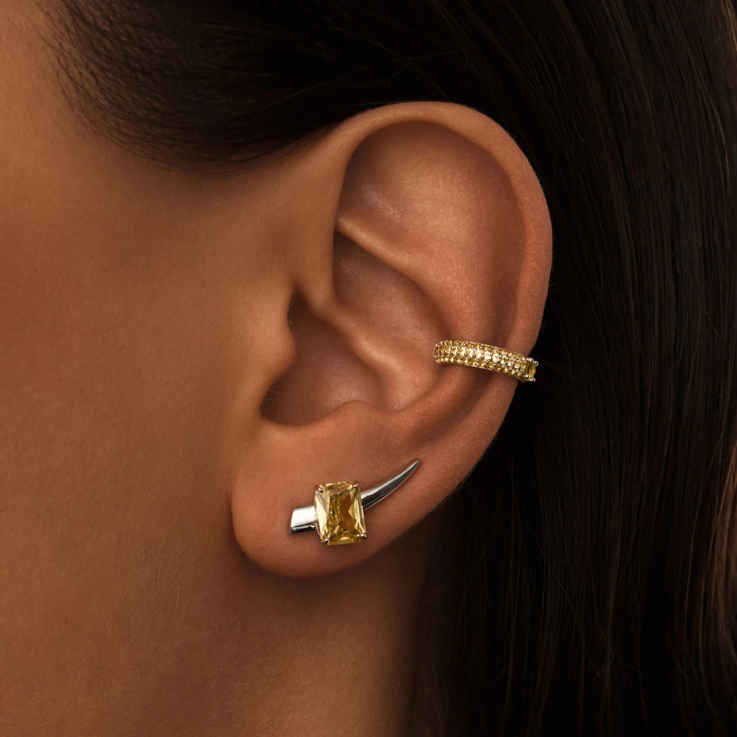 Серебряные серьги-клаймберы с крупным желтым фианитом