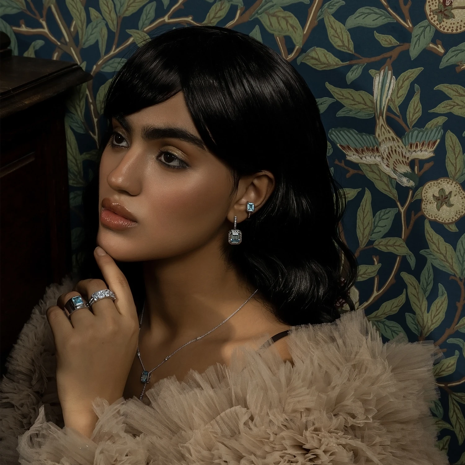 Кольцо из серебра с крупными фианитами