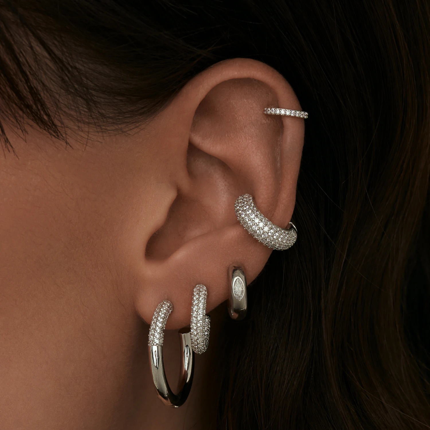 Серебряный кафф с фианитами