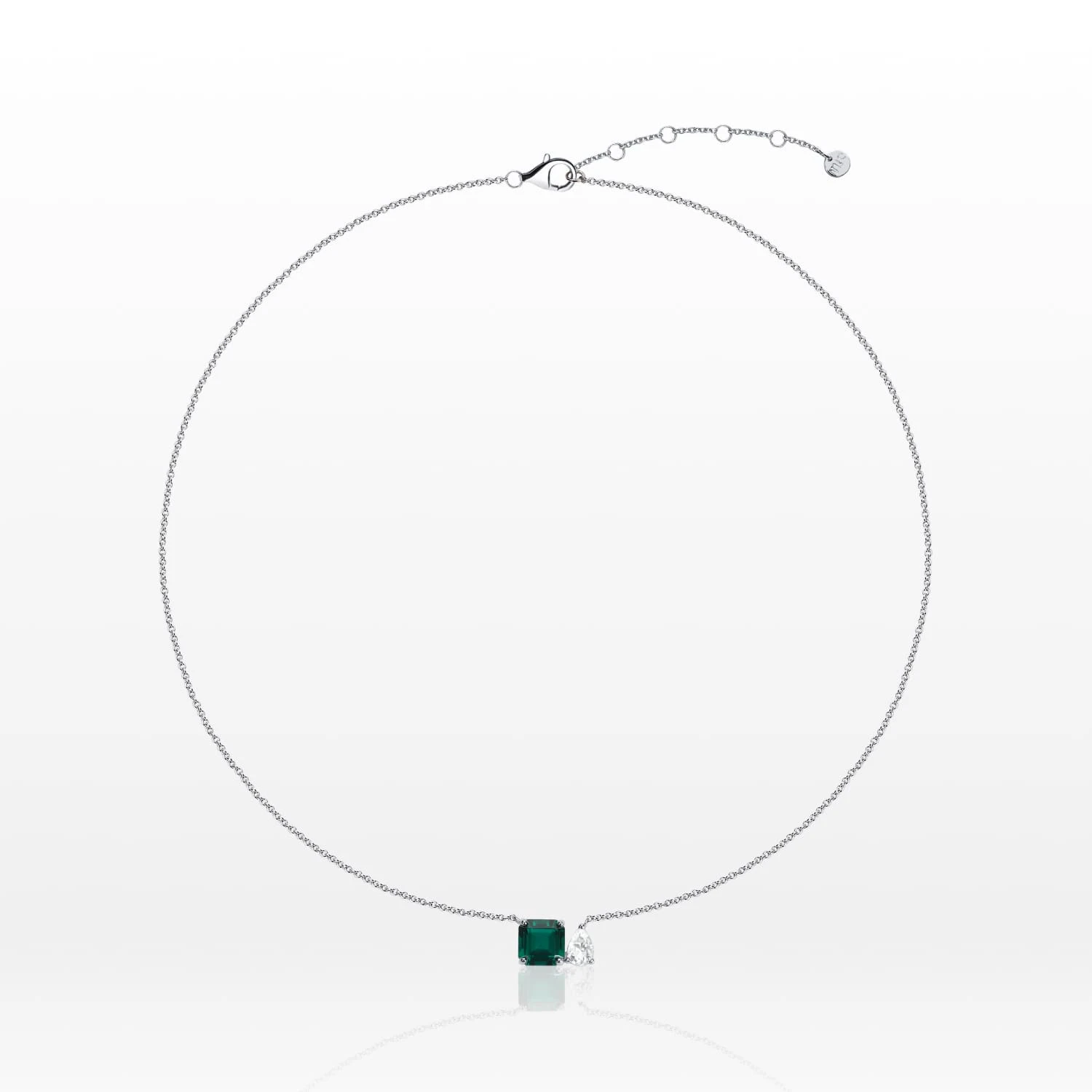 Колье из серебра ESSENCE с выращенным изумрудом
