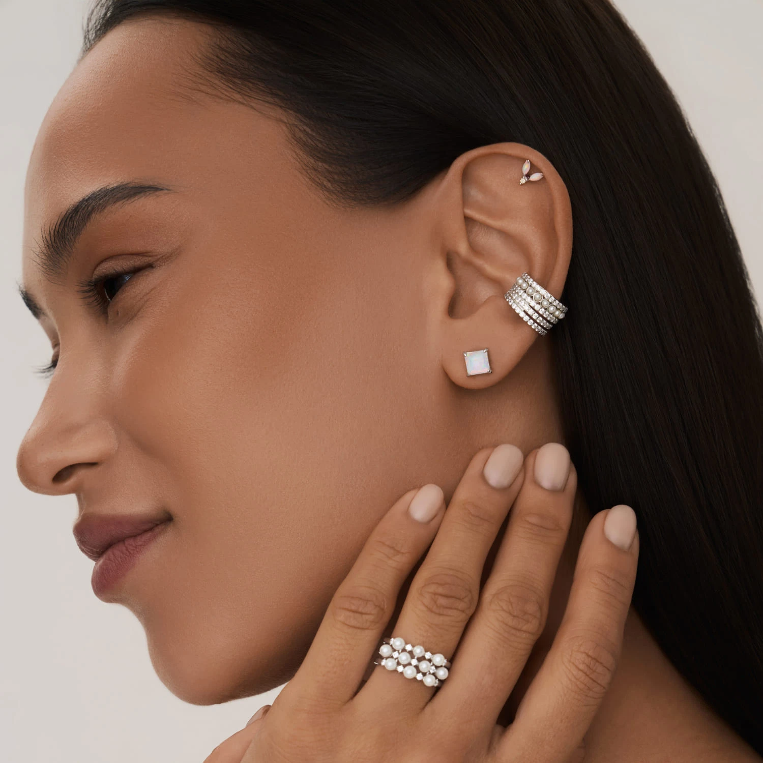 Серебряные серьги гвоздики с опалом MIESTILO