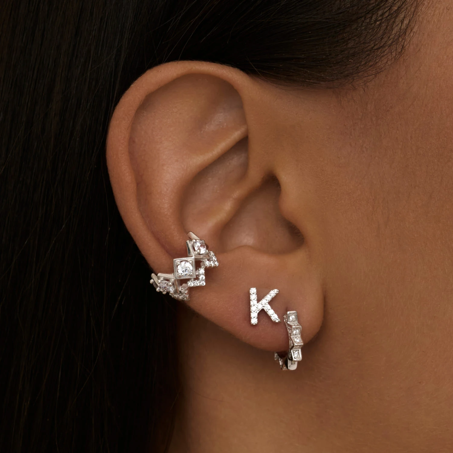 Моносерьга в виде буквы К MIESTILO