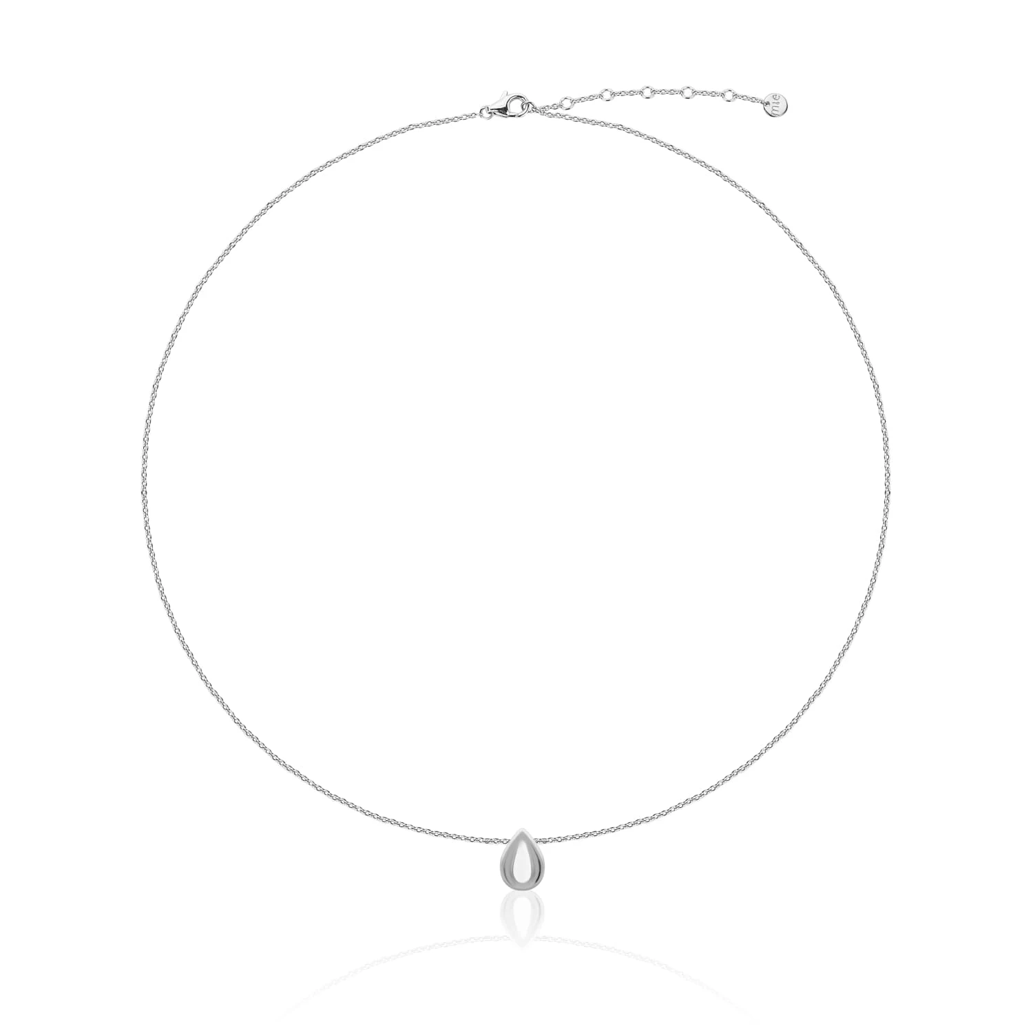 Серебряное колье с подвеской-каплей