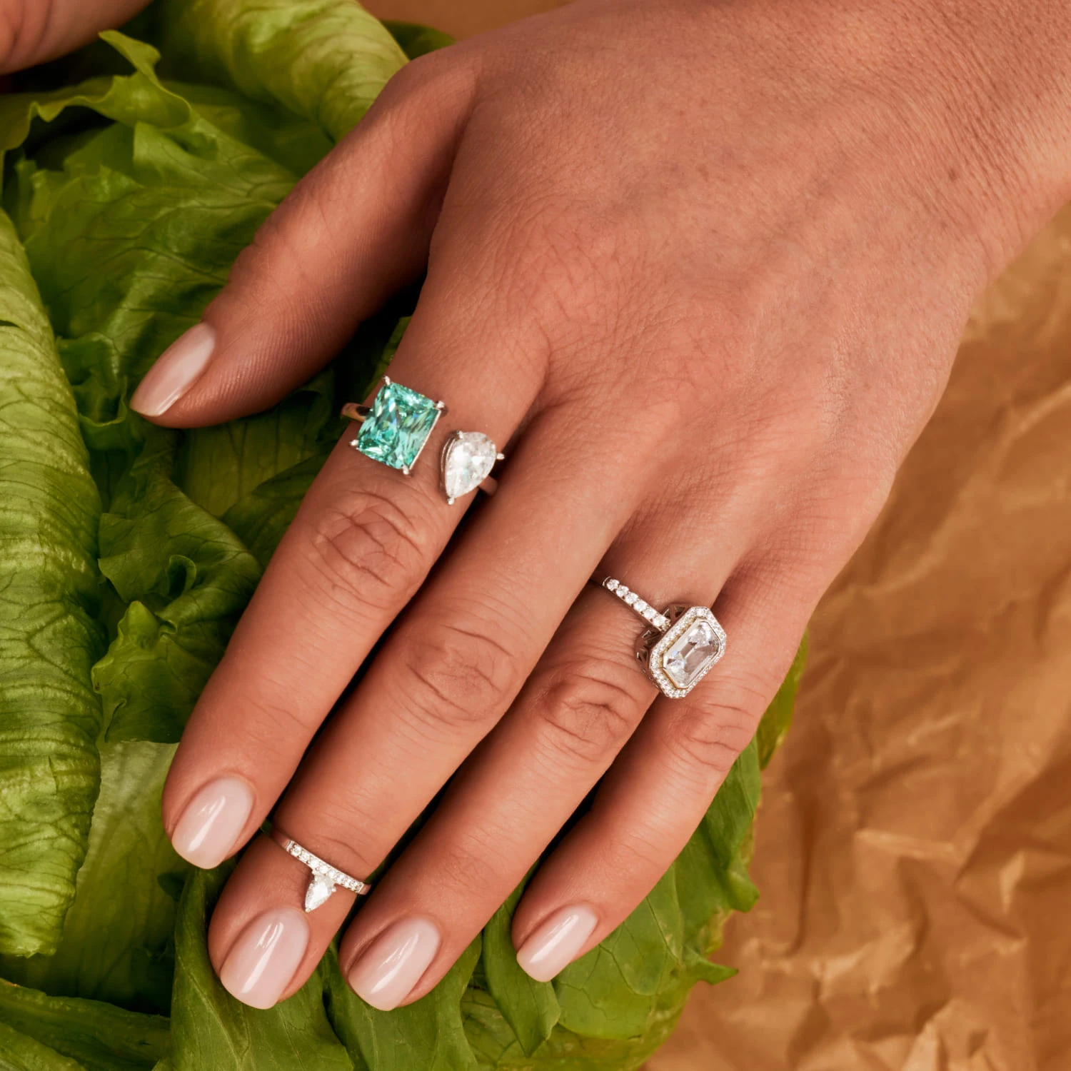 Серебряное кольцо Midnight с фианитами в огранке Эмеральд