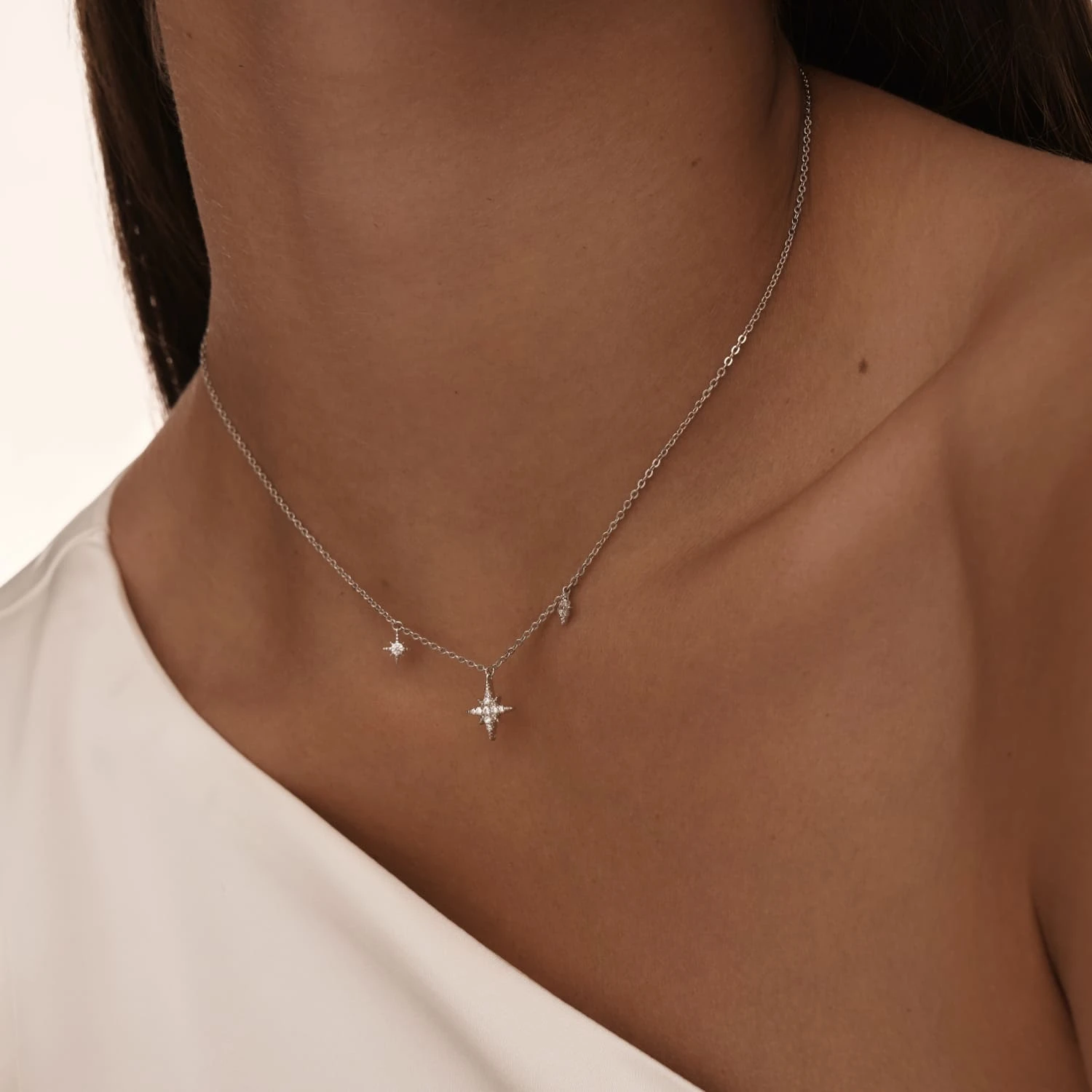 Серебряное колье со звездами и фианитами MIESTILO