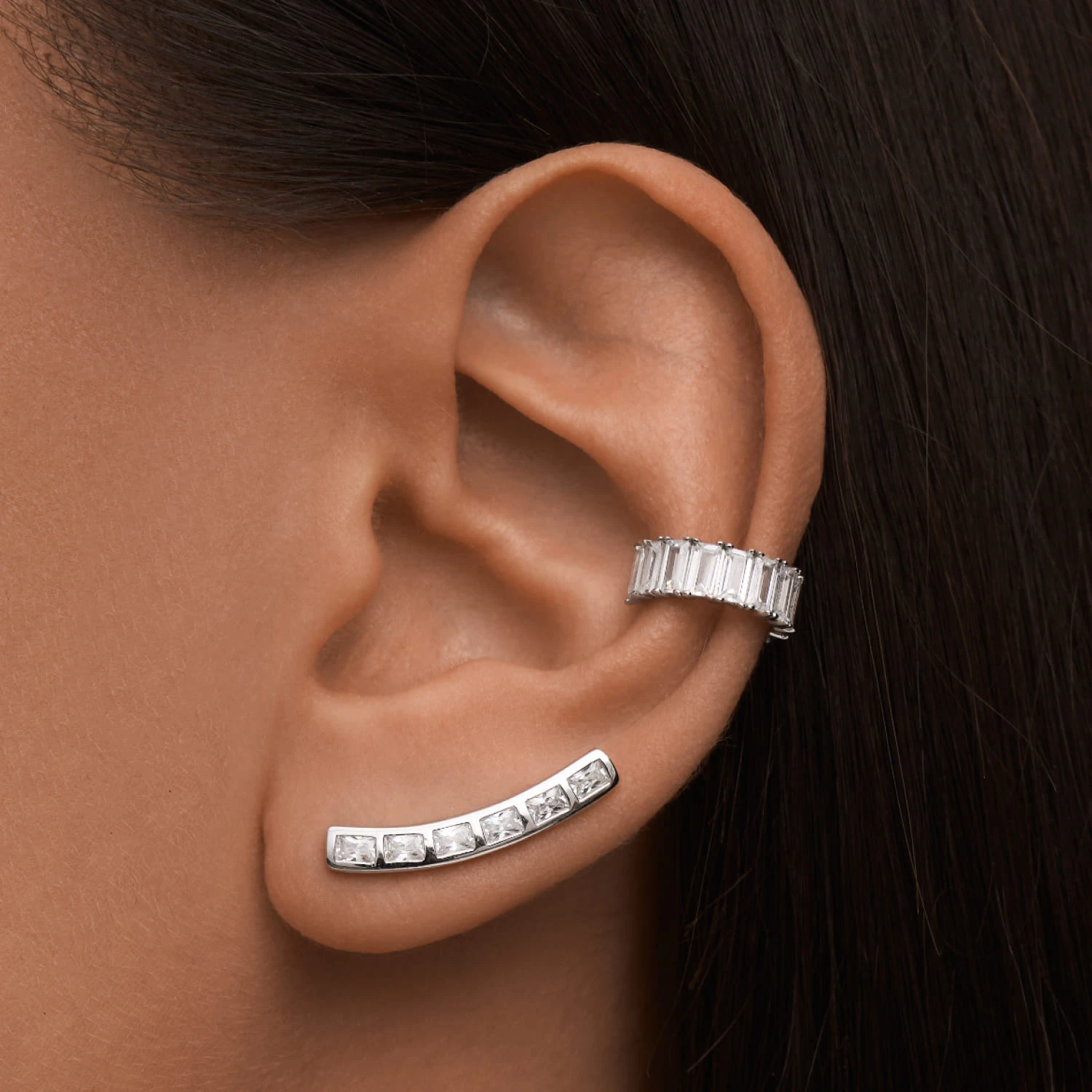 Кафф с фианитами из серебра Багет