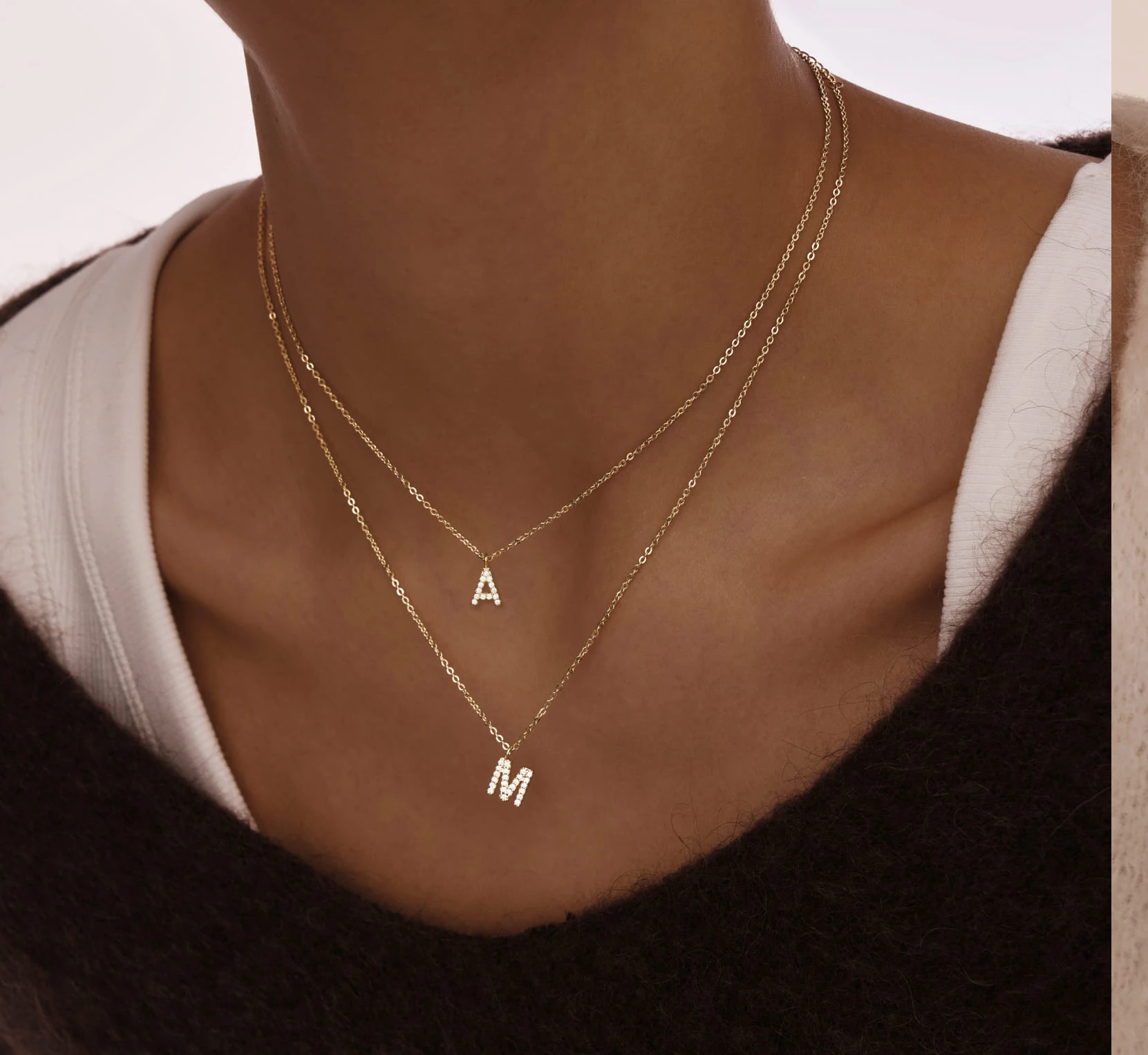 Серебряное колье  в покрытии желтое золото  с буквой А MIESTILO