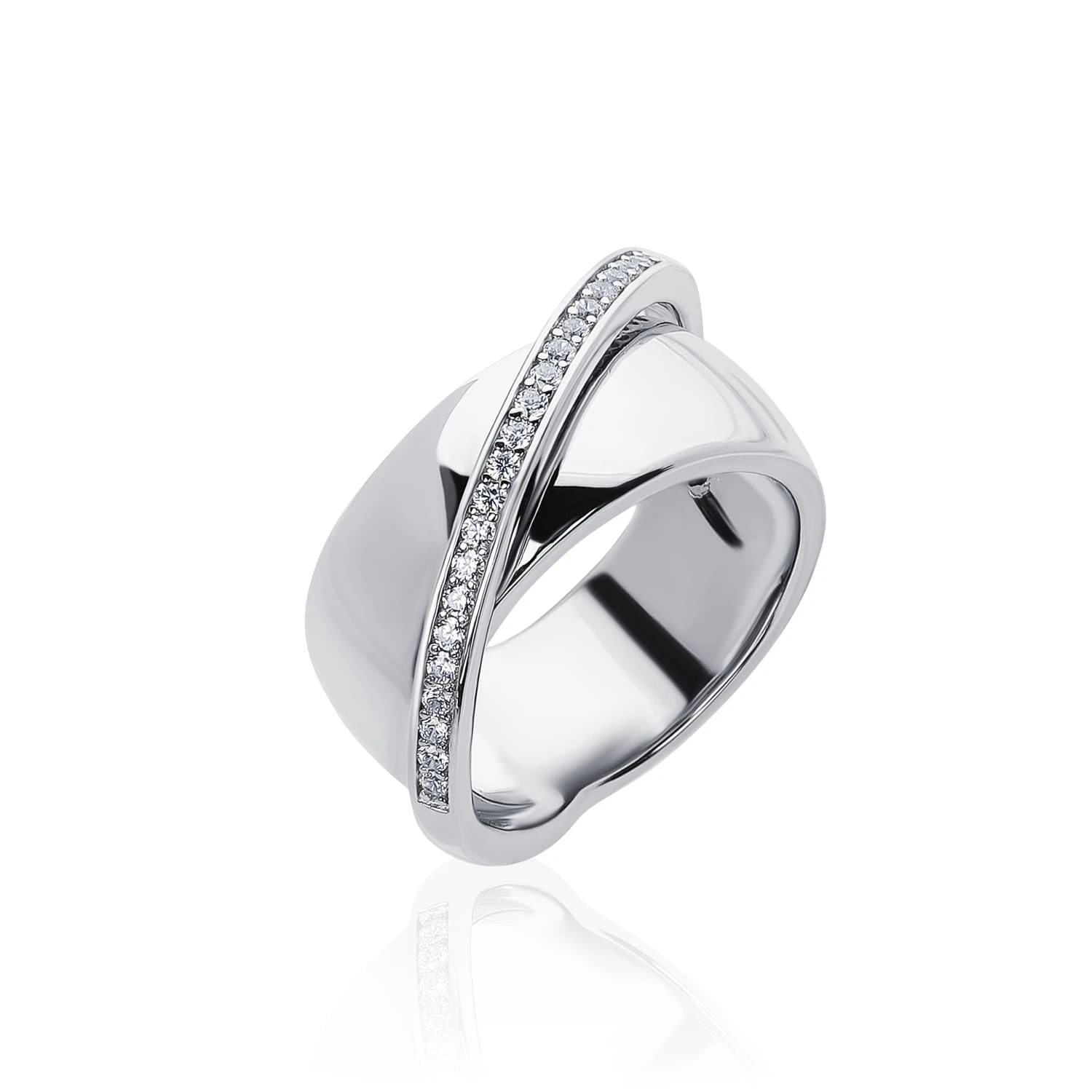 Серебряное широкое кольцо с дорожкой фианитов