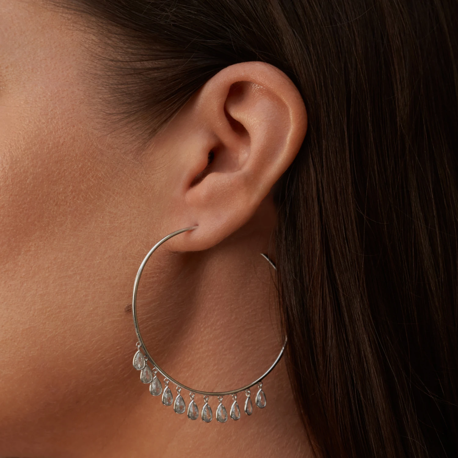 Серьги-кольца из серебра с фианитами