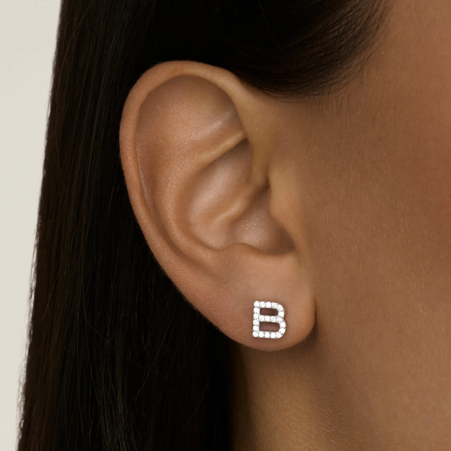 Моносерьга в виде буквы В MIESTILO
