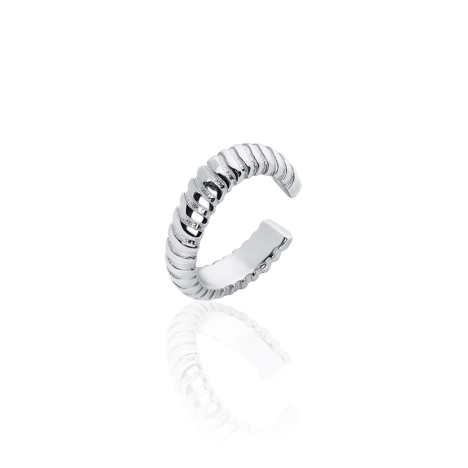 Серебряный кафф с рельефом MIESTILO 