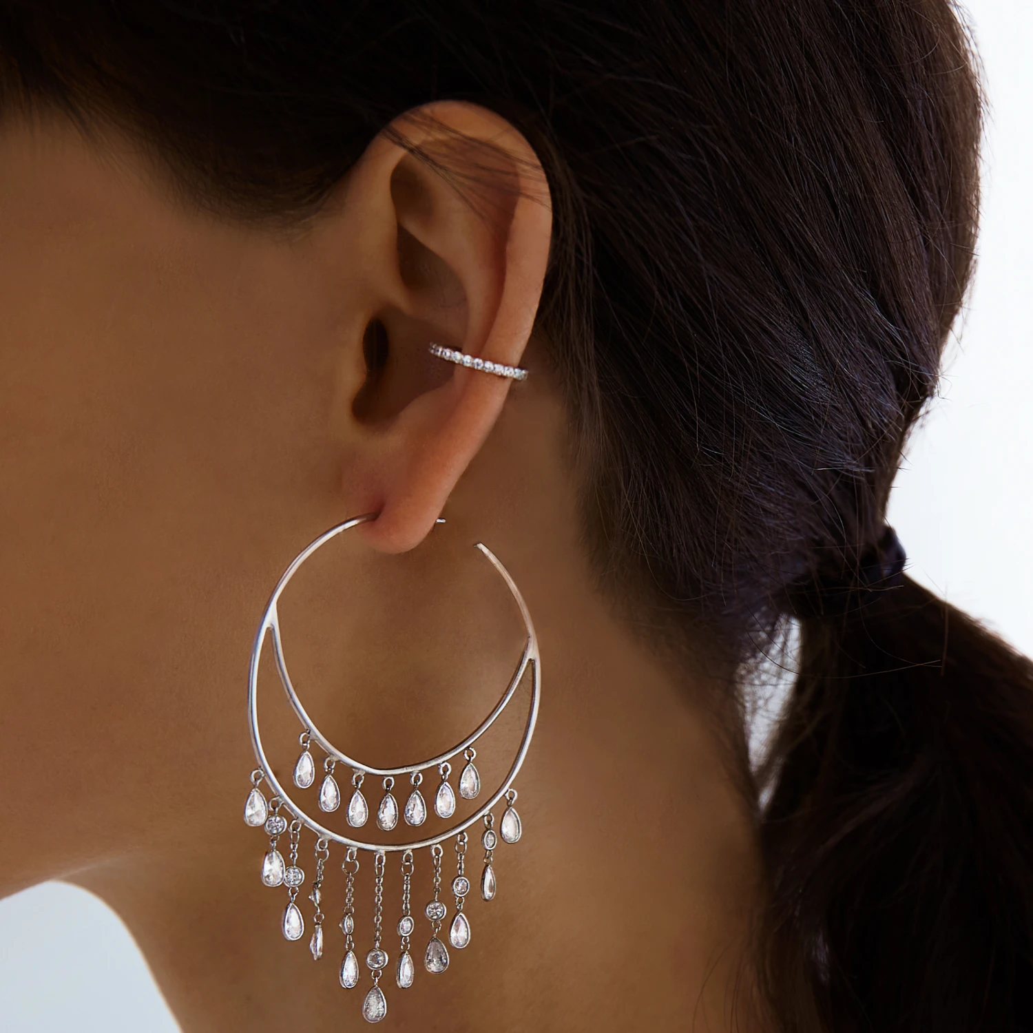 Серьги кольца из серебра с фианитами