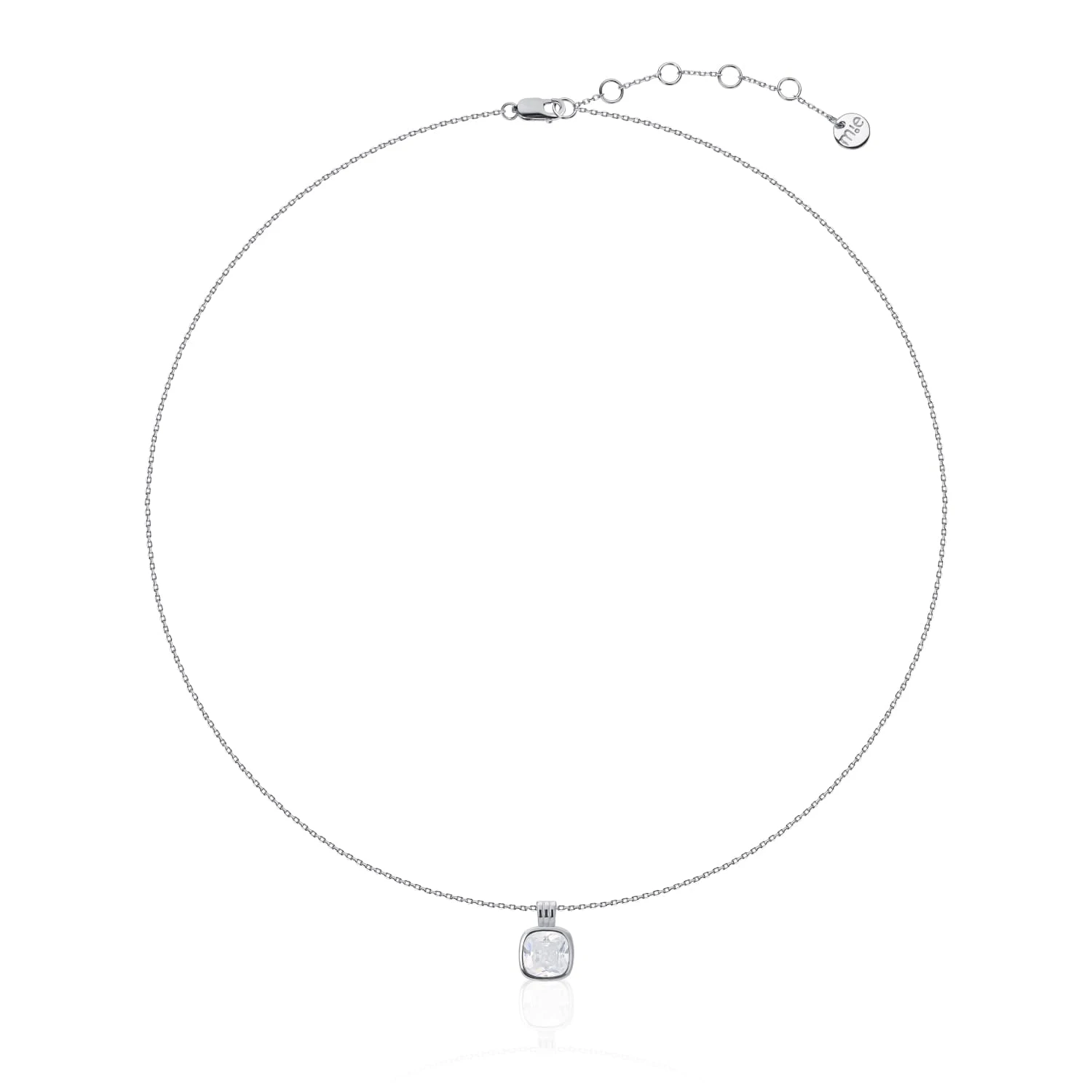 Серебряное колье с квадратной подвеской с фианитом