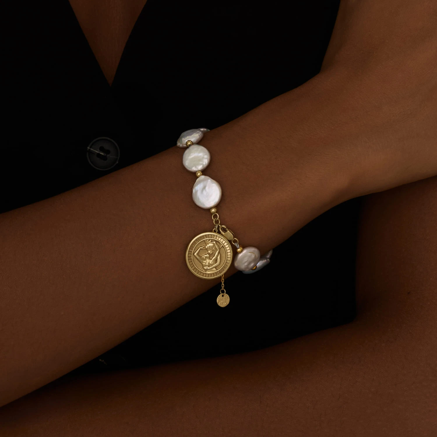 Серебряный браслет из барочного жемчуга АМУР в покрытии желтое золото