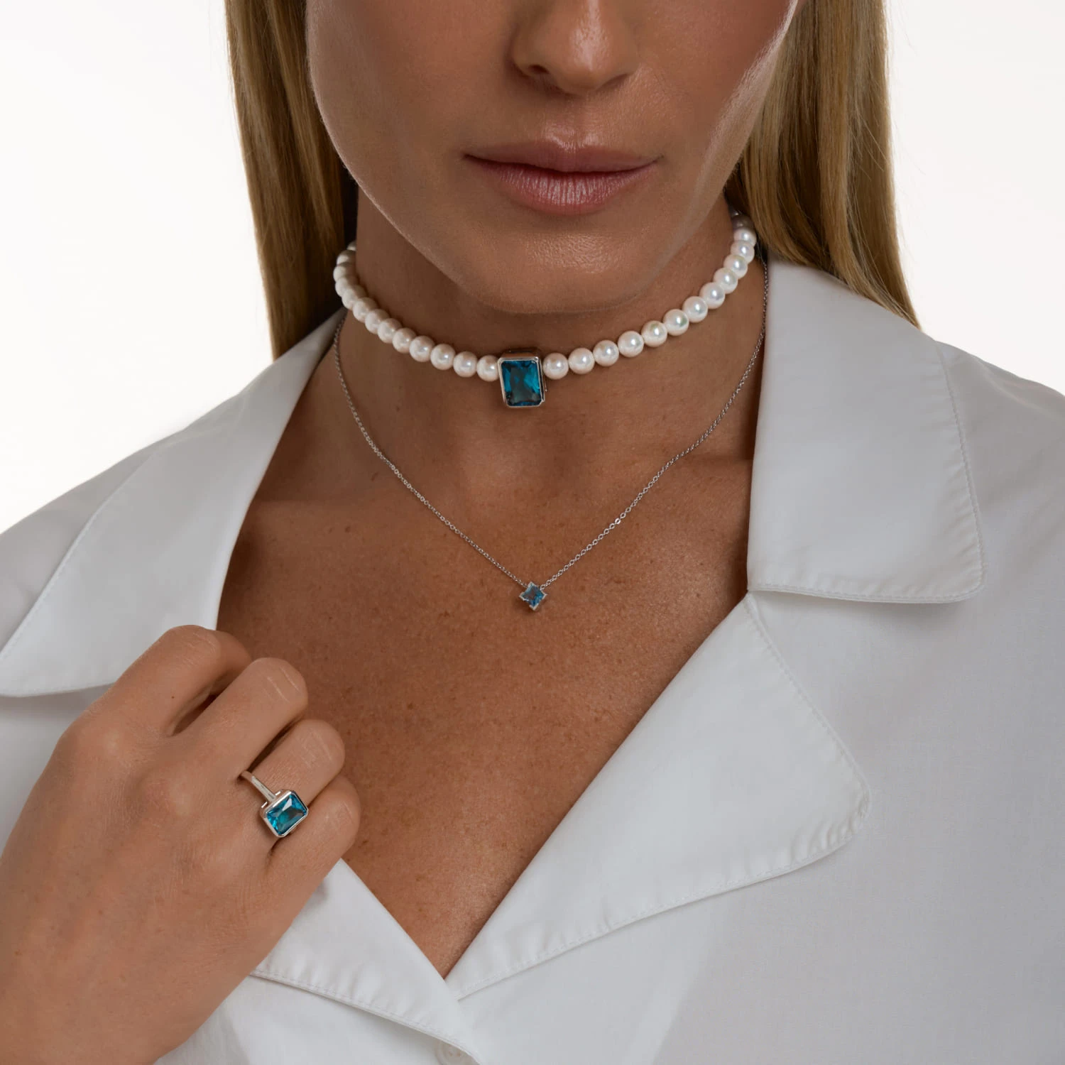 Кольцо ГАЛАТЕЯ из серебра с синим фианитом