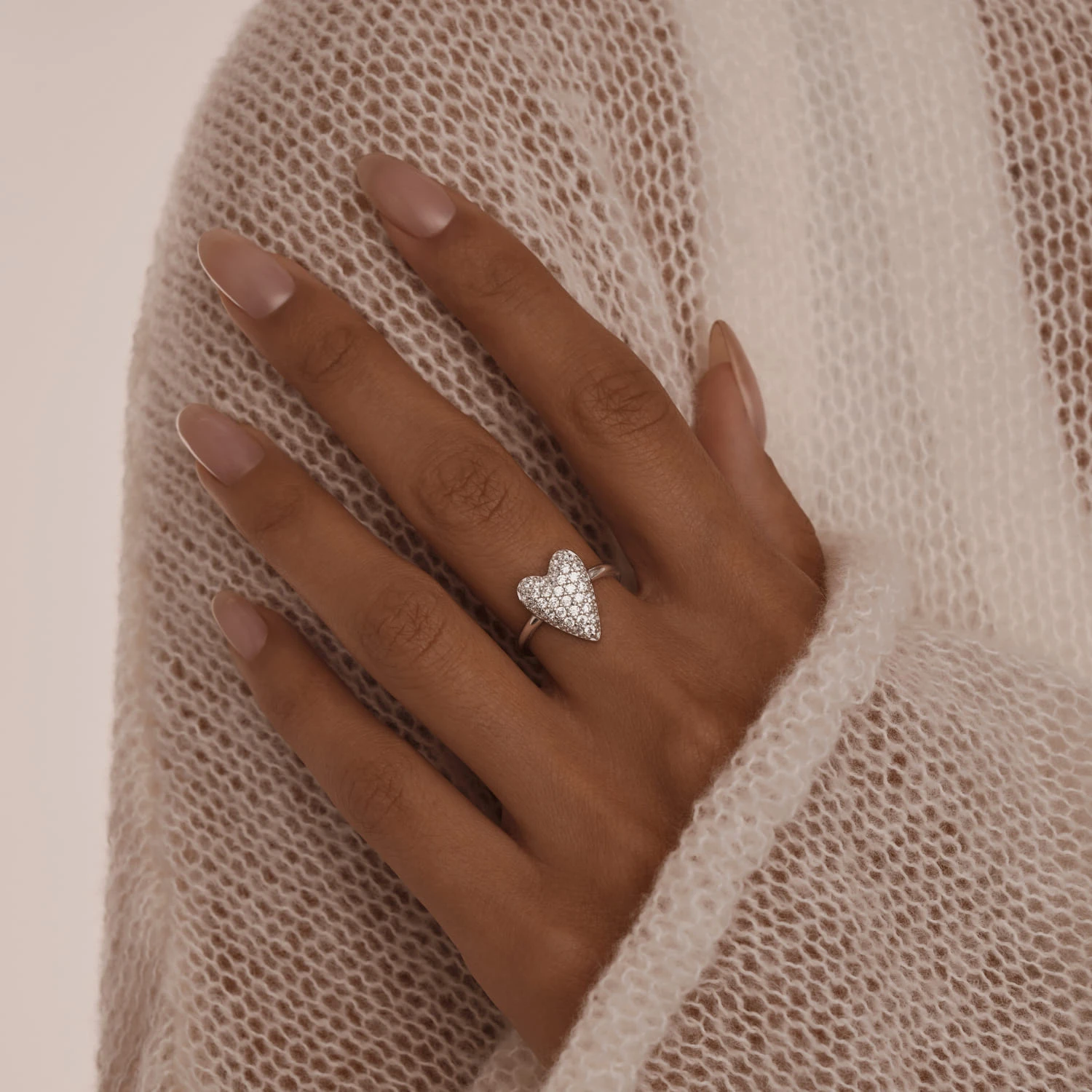 Регулируемое серебряное кольцо сердце с фианитами MIESTILO 