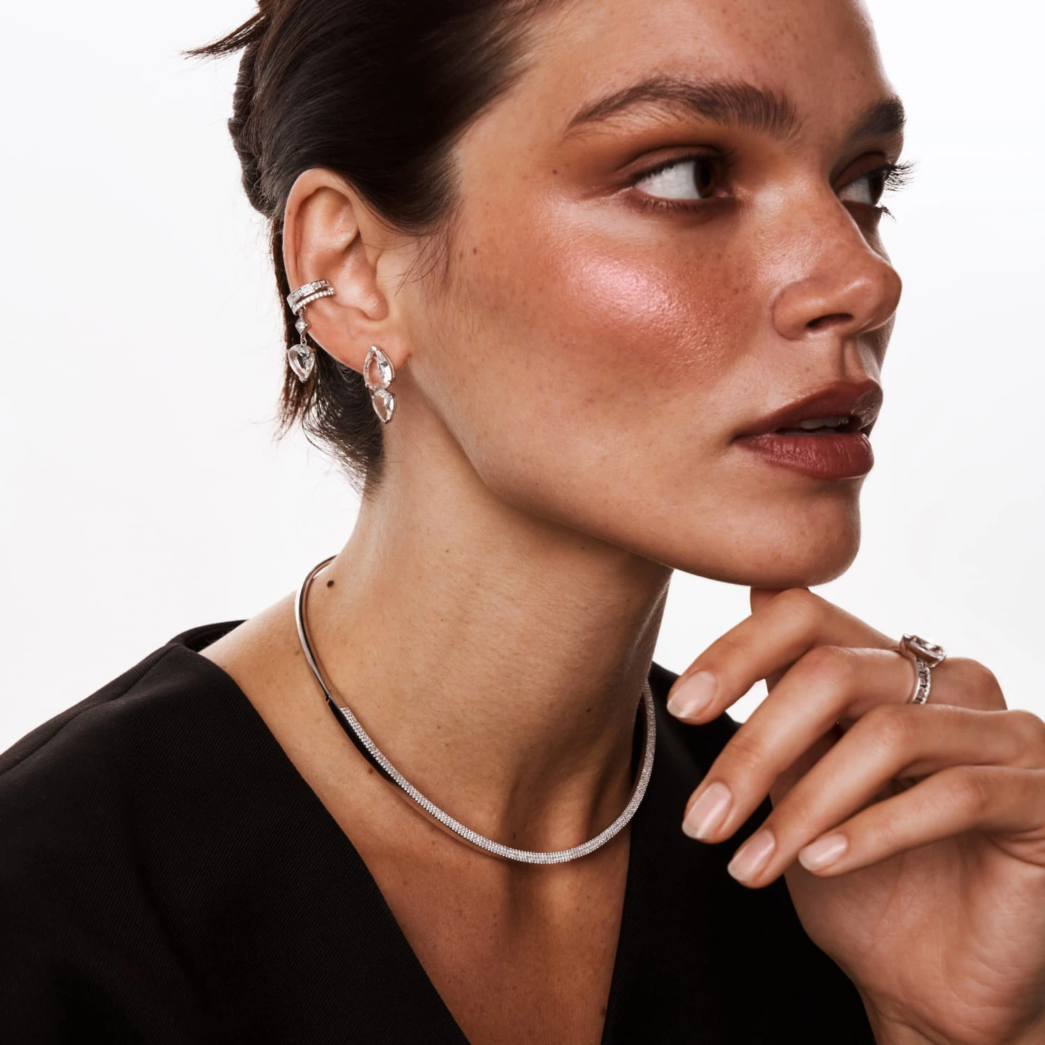 Жесткое колье MAYA P с горным хрусталем