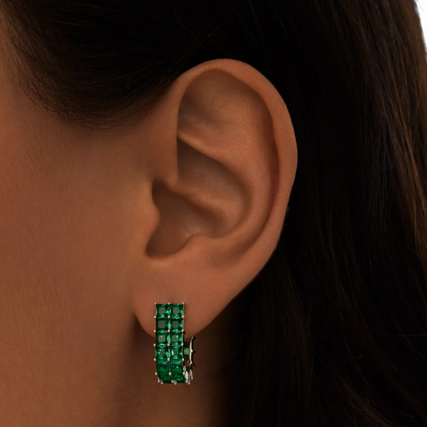 Серебряные двойные серьги с зелеными камнями