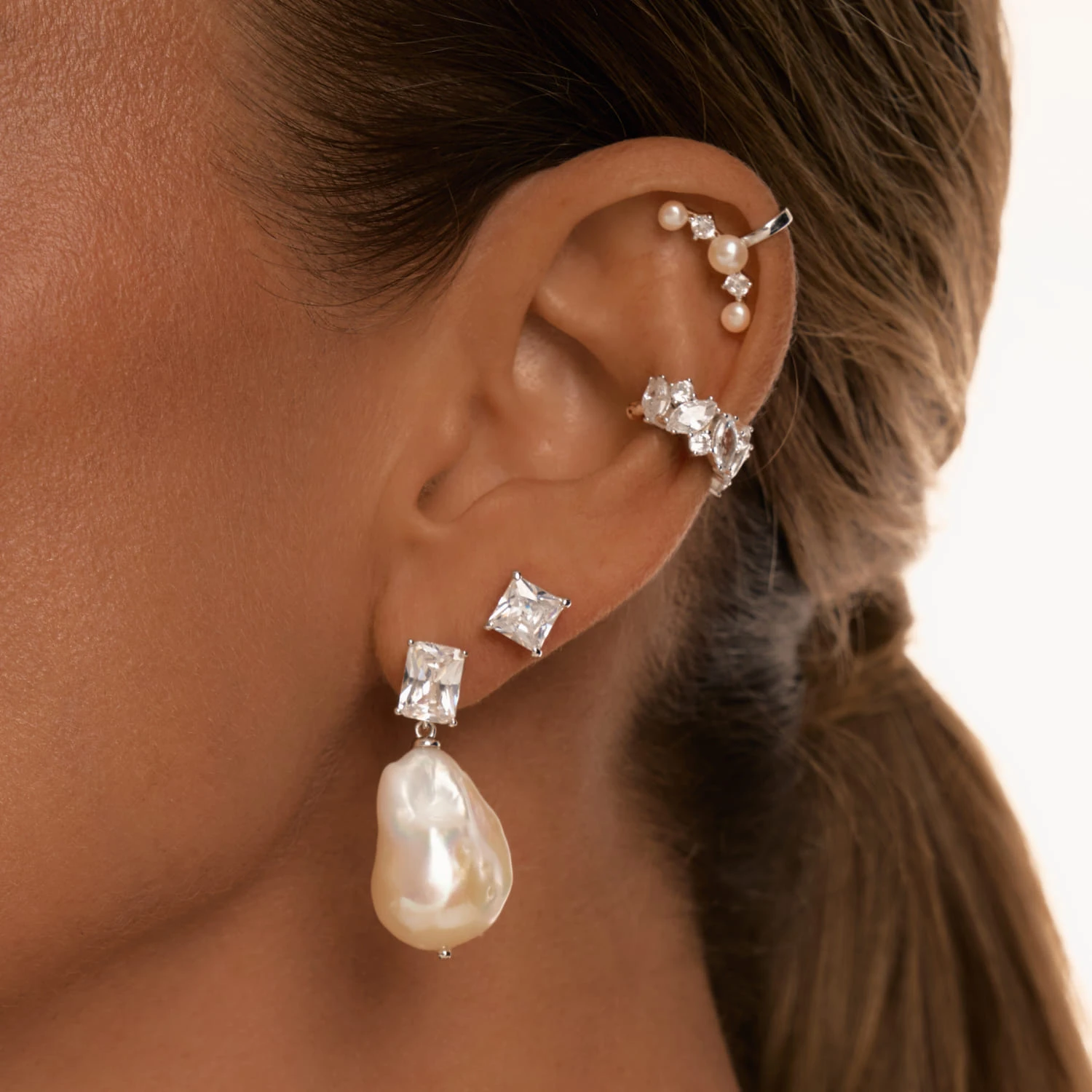 Серебряные серьги СИЦИЛИЯ с барочной жемчужиной и фианитом