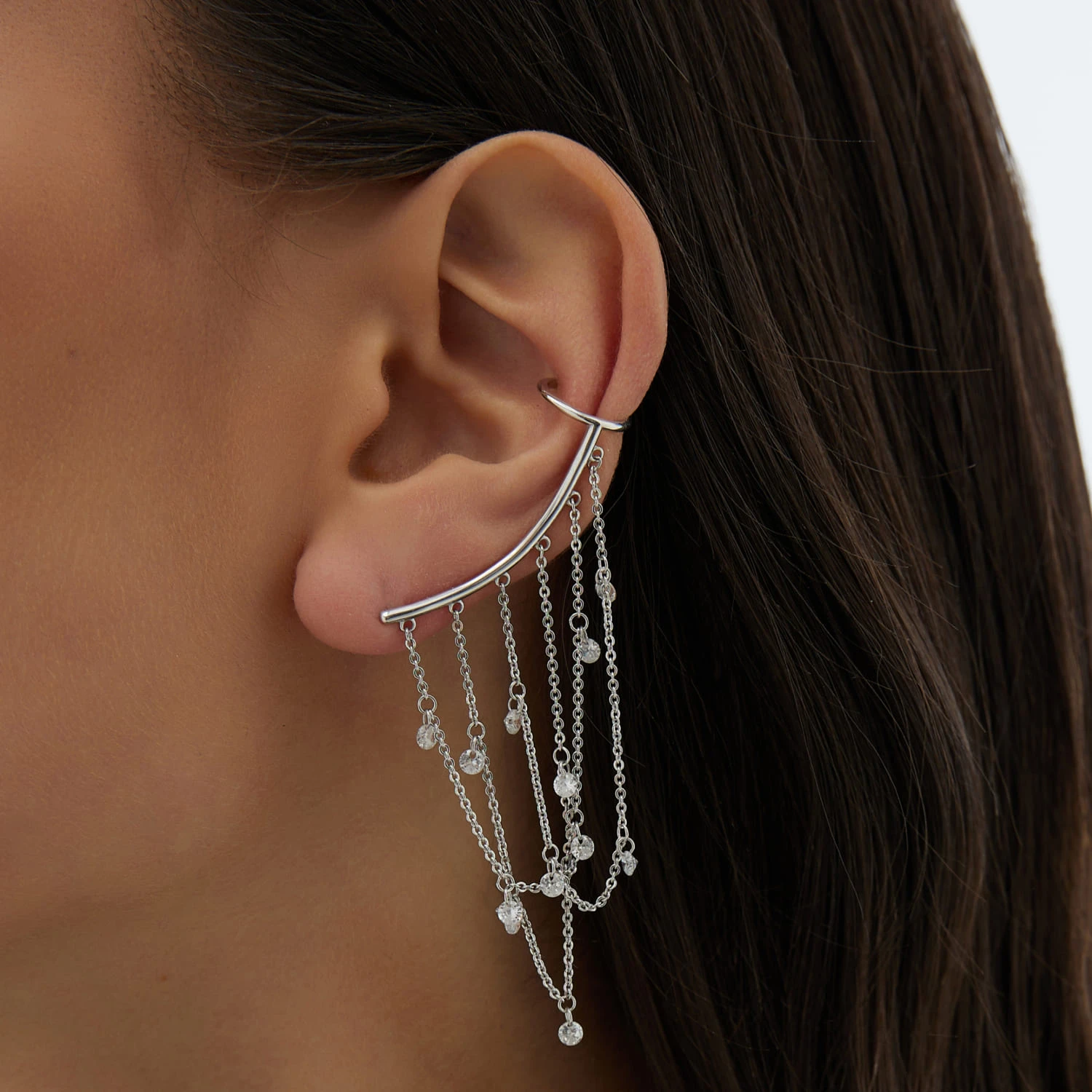 Серебряная крупная моносерьга с цепями и фианитами "Невесомость"