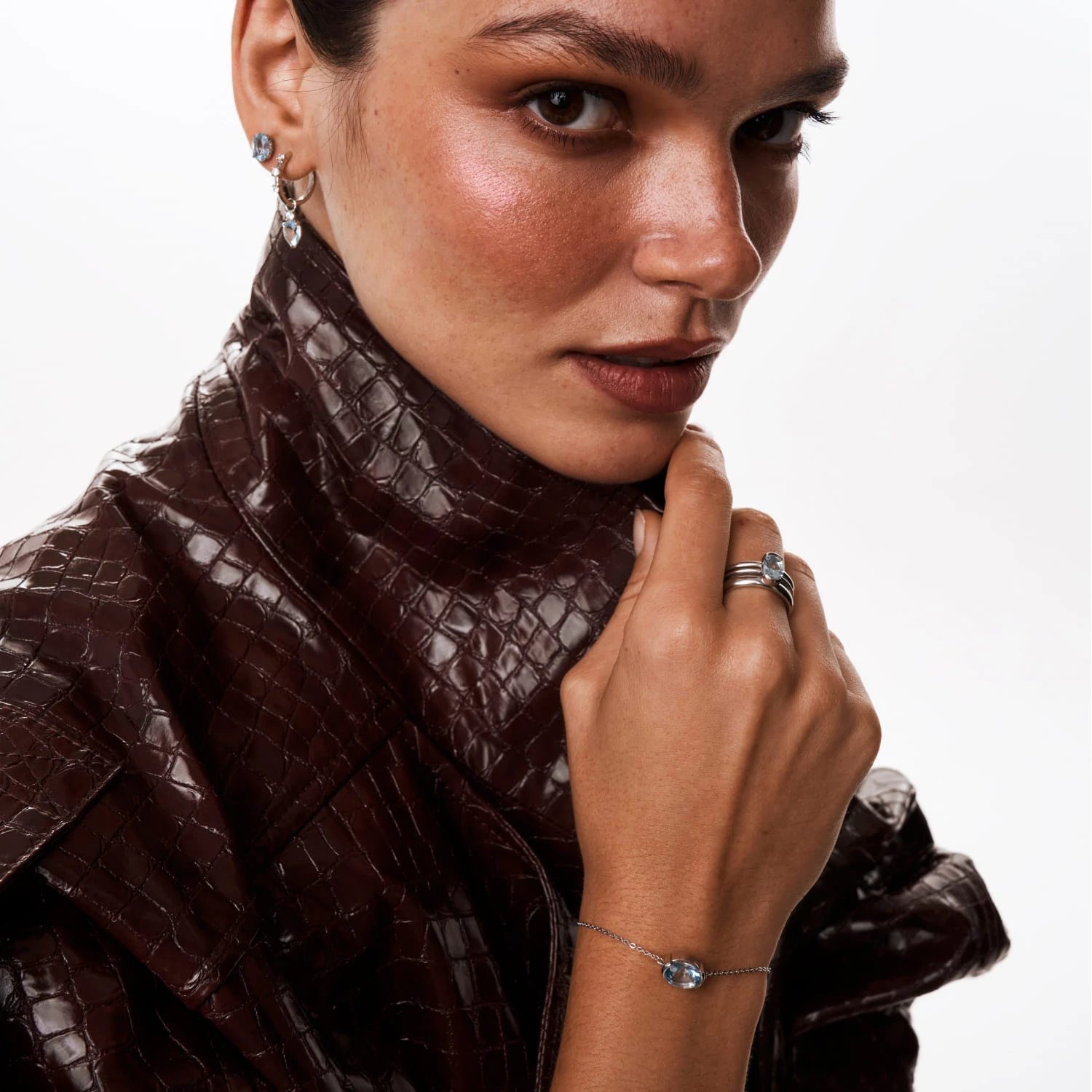 Серебряный браслет PURITY с топазом Sky