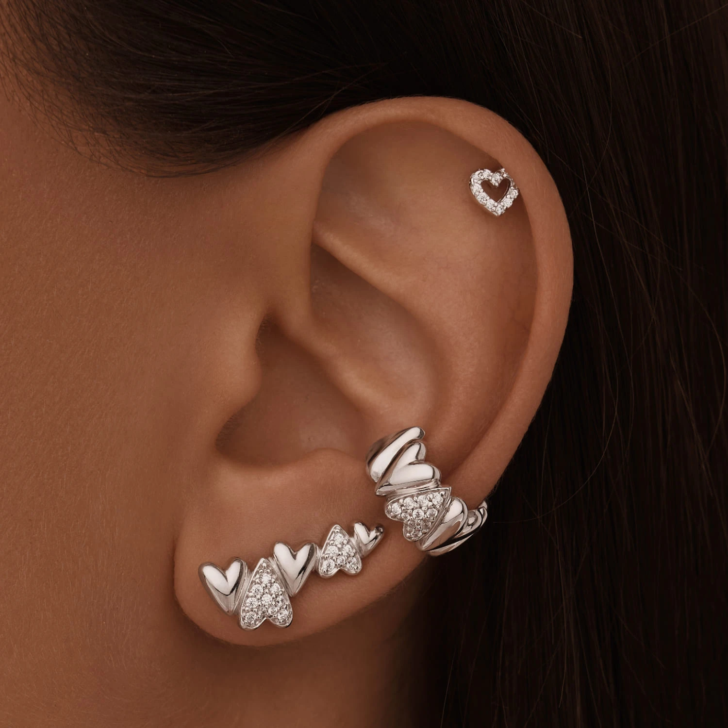 Серебряные клаймберы сердца с фианитами MIESTILO