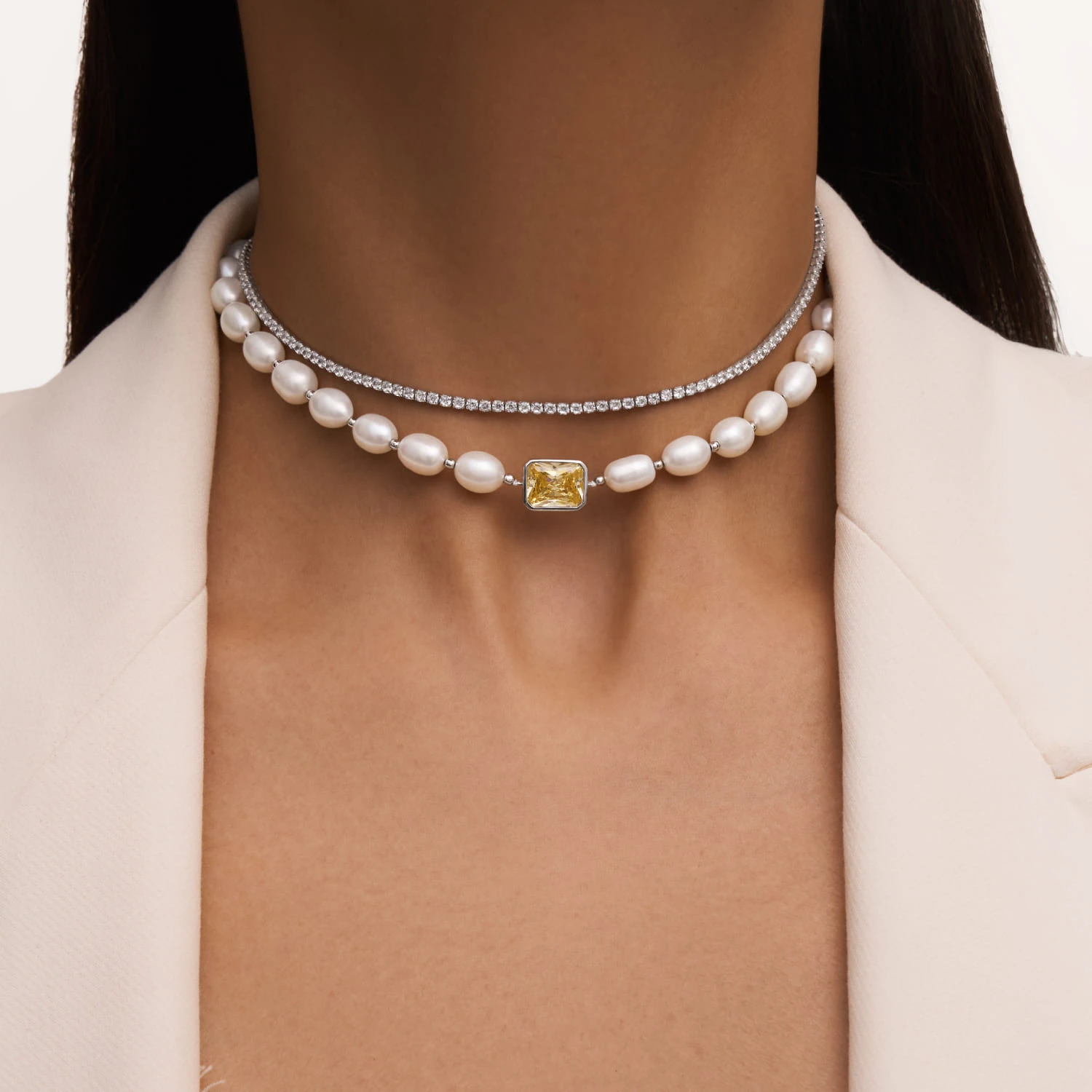 Серебряный чокер SICILIA из жемчуга с желтым фианитом