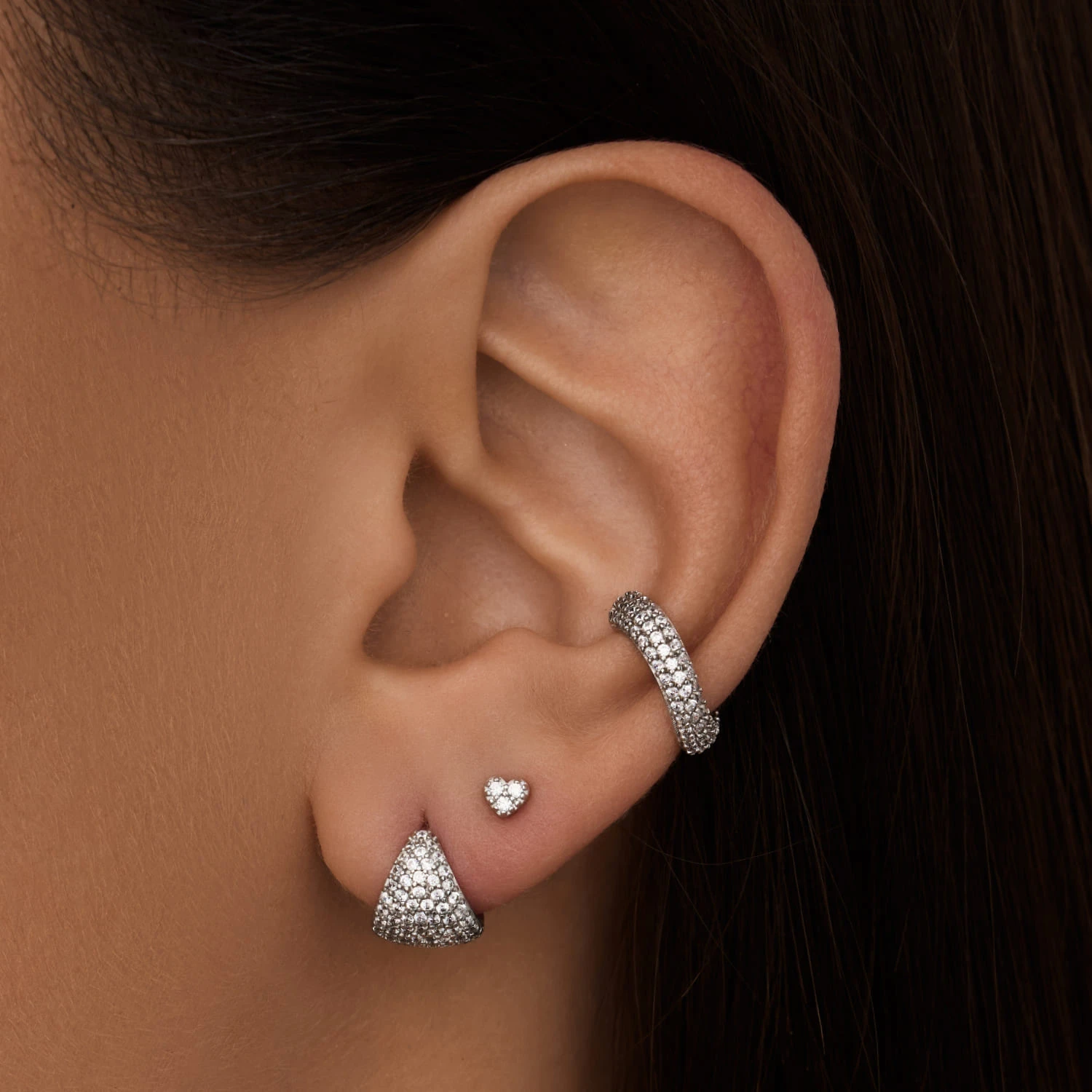 Серебряные серьги-кольца с паве из фианитов MIESTILO 