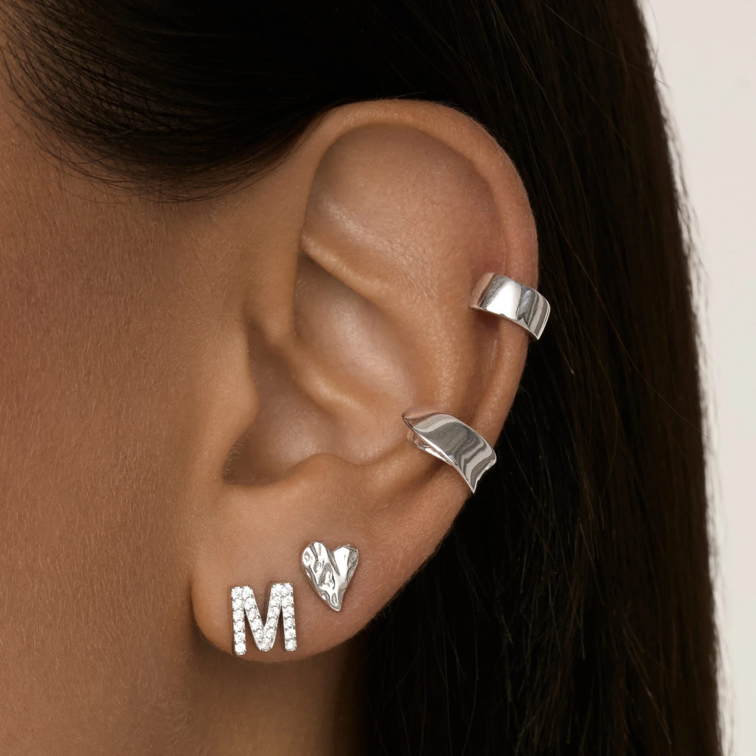 Серебряные пусеты в форме миниатюрных сердечек MIESTILO 