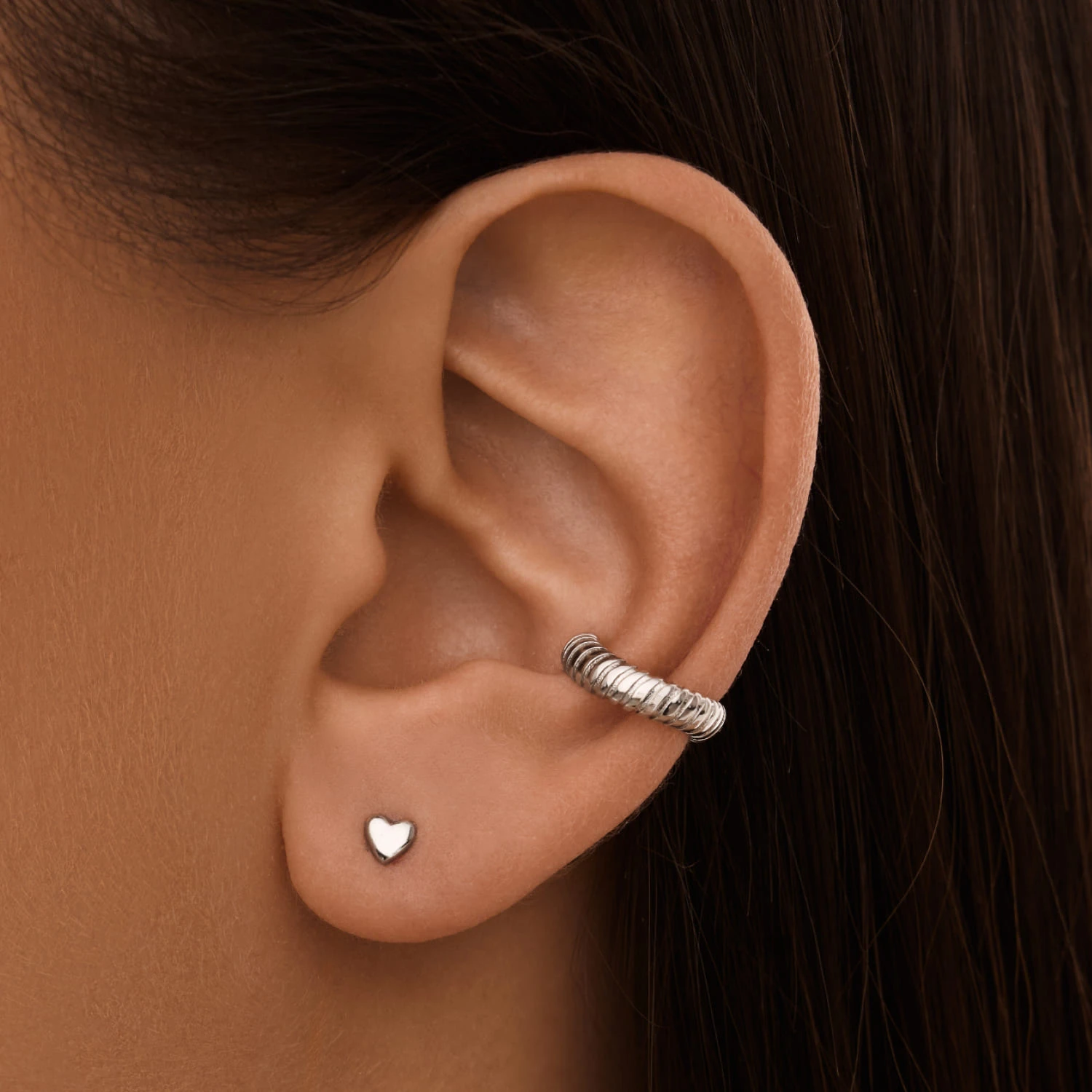 Серебряный кафф с рельефом MIESTILO 