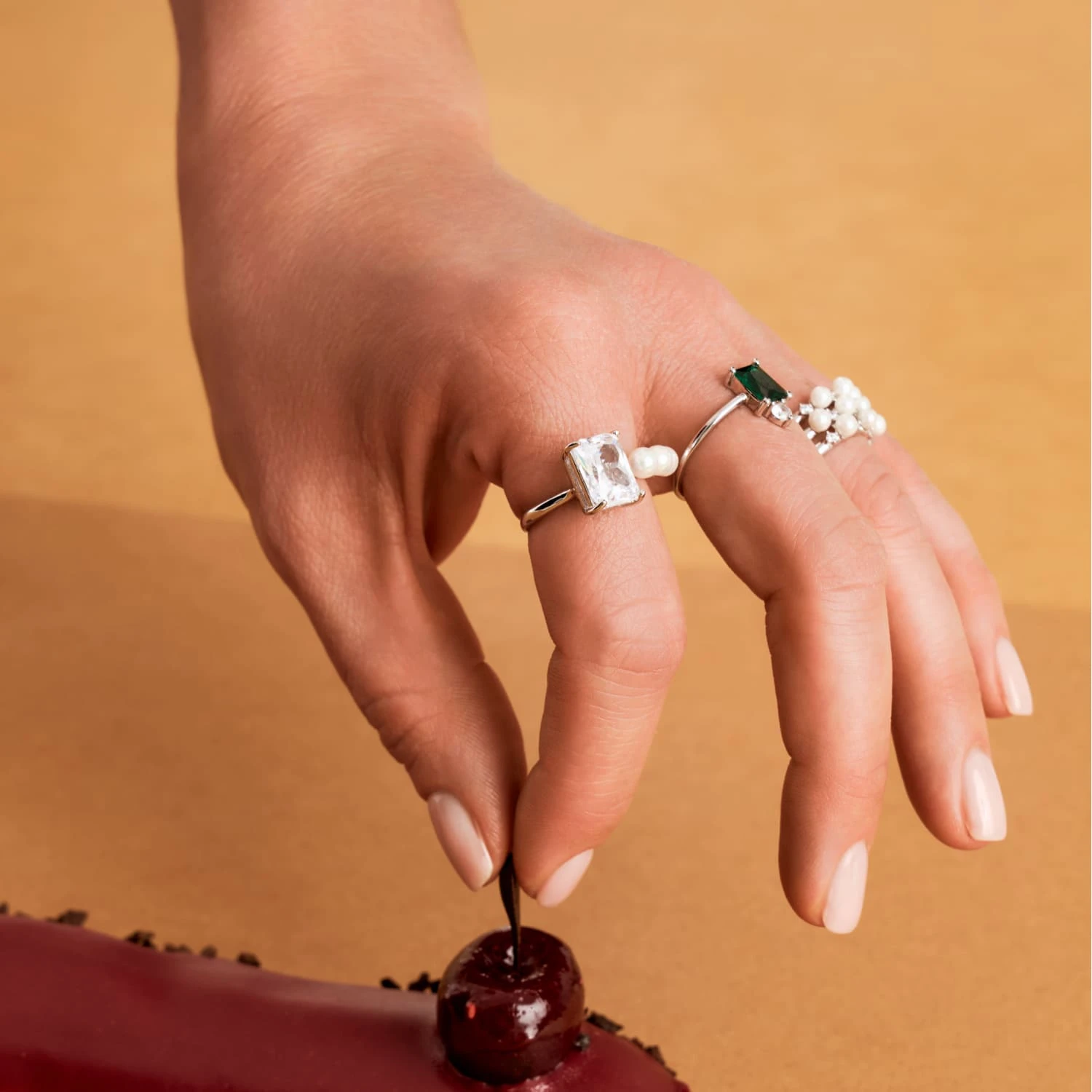 Серебряное кольцо СИЦИЛИЯ с жемчугом и крупным белым фианитом