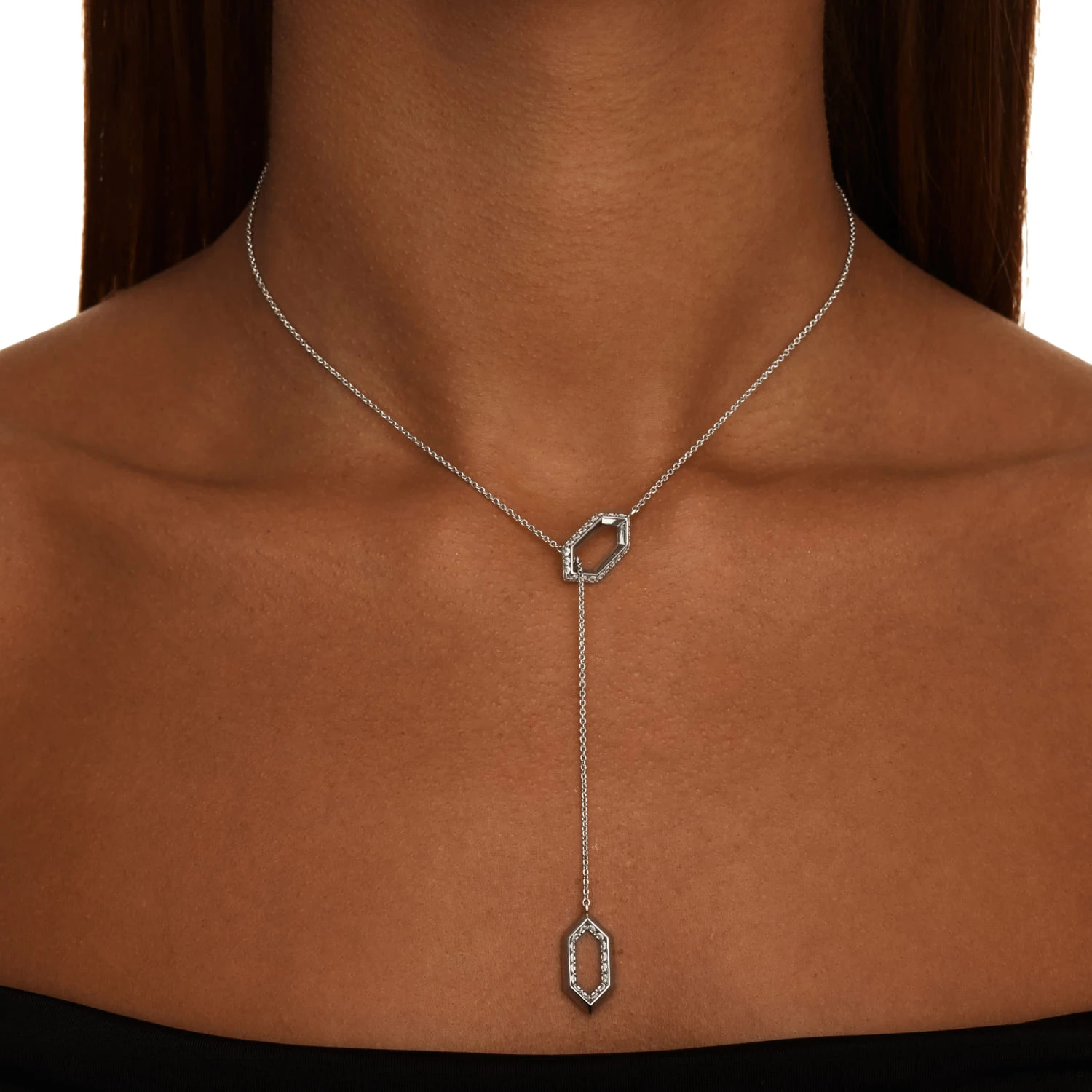 Серебряное колье-галстук с многогранниками с фианитами