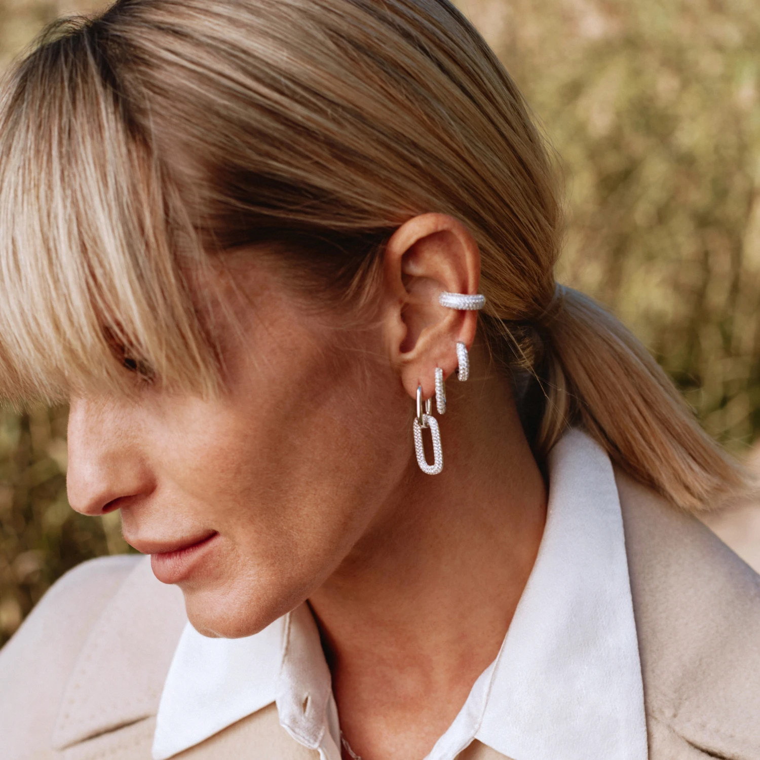 Серебряные серьги - кольца с фианитами 14мм