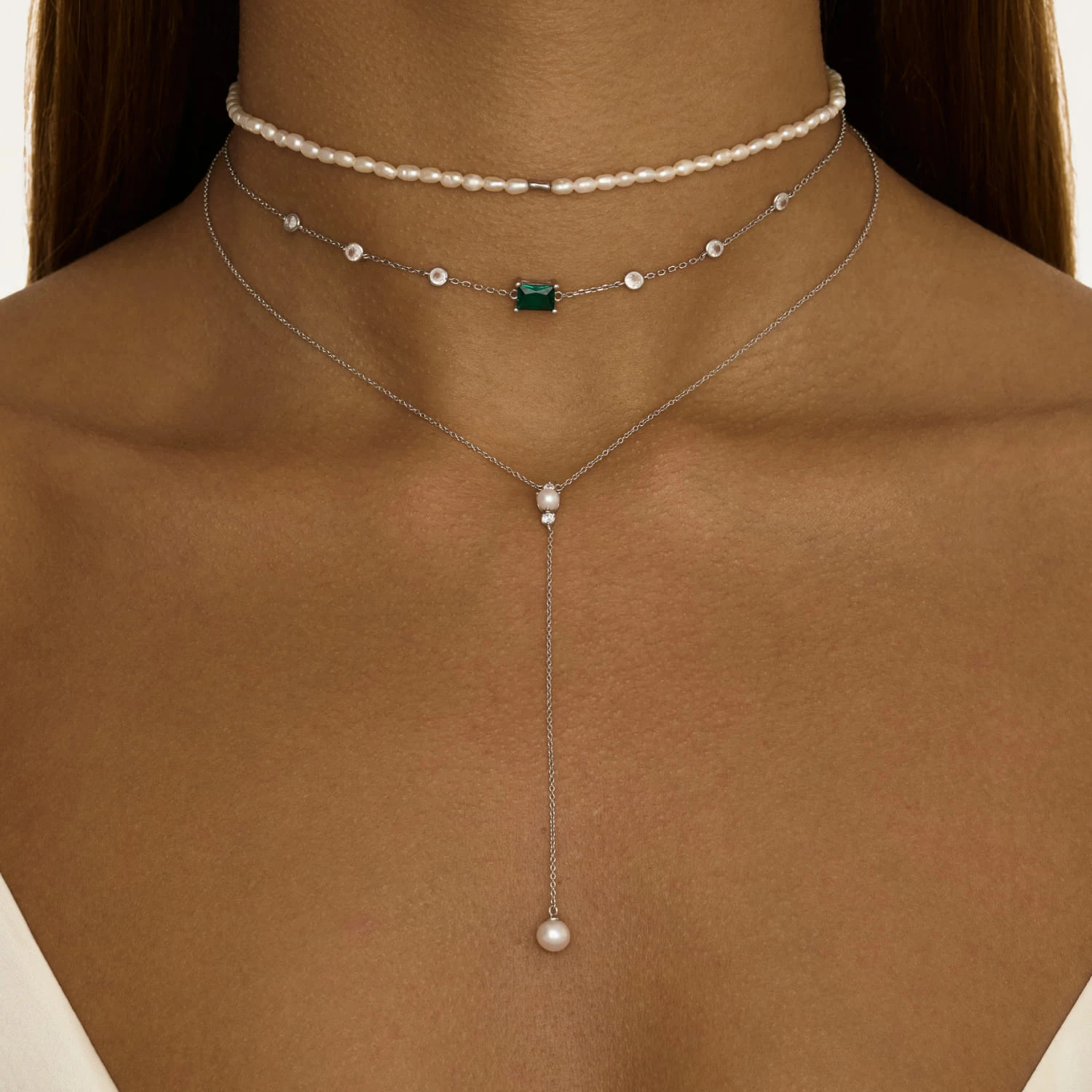 Серебряный чокер "Энергия" с зелёным фианитом 