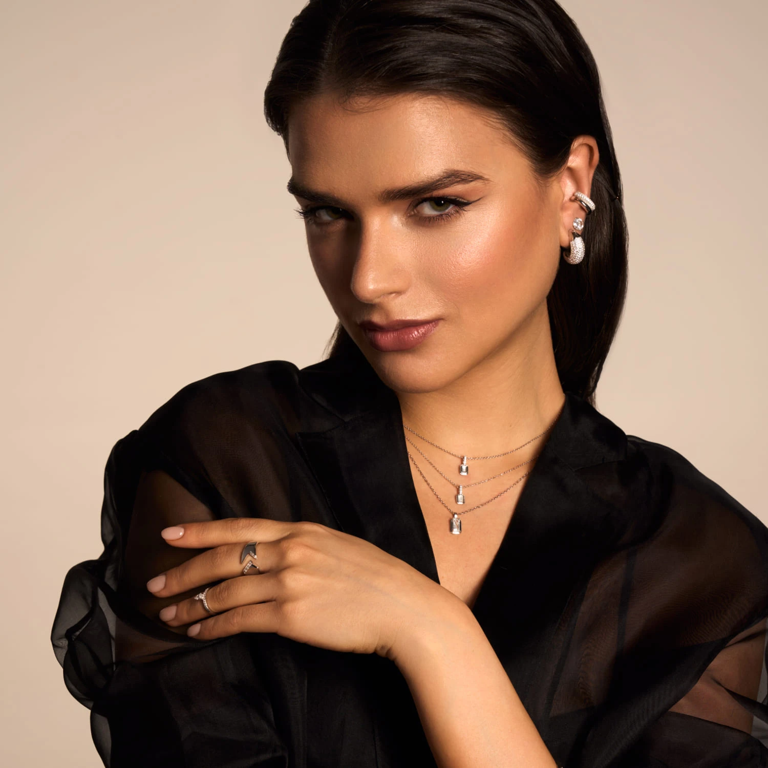 Серебряные серьги-гвоздики с фианитами 5 мм.